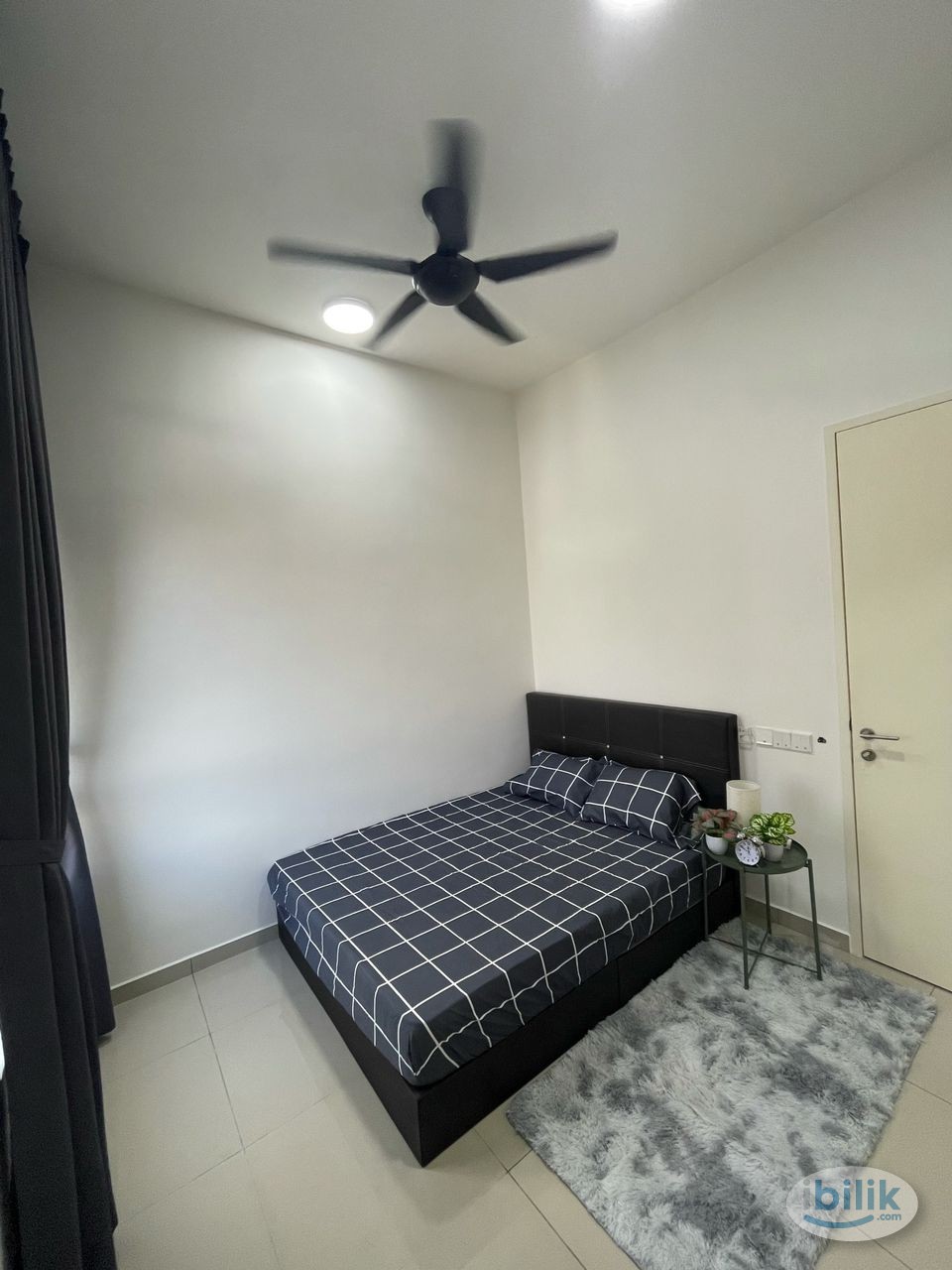 NON PARTITION, FREE WIFI+UTILITIES, Master Room at Nidoz Residences, Desa Petaling - Image 1