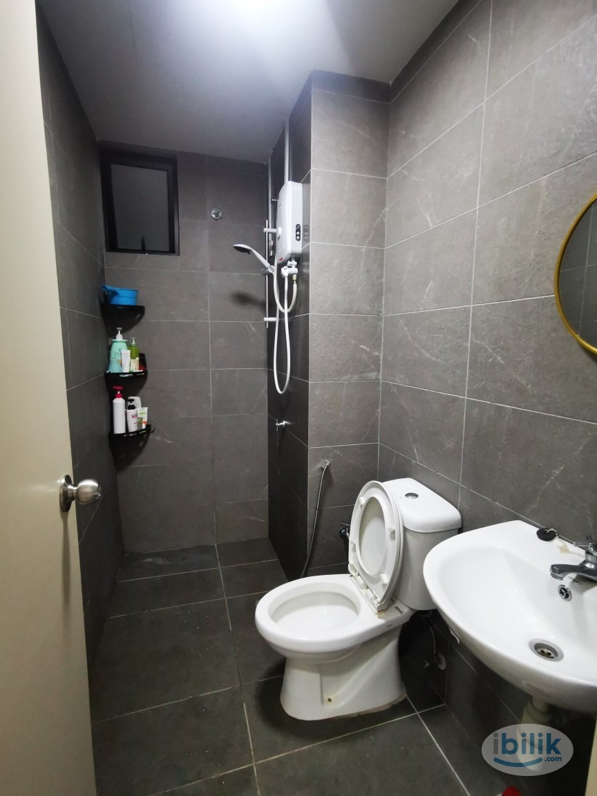 Fully Furnished Balcony Room at Majestic Maxim @ MRT Taman Connaught - Image 3