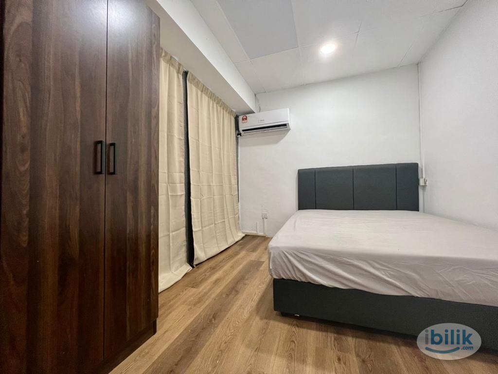 📍JB PELANGI ROOM FOR RENT👍👍LOW DEPOSIT👍👍Middle Room at Taman Pelangi Johor Bahru, Johor - Image 1