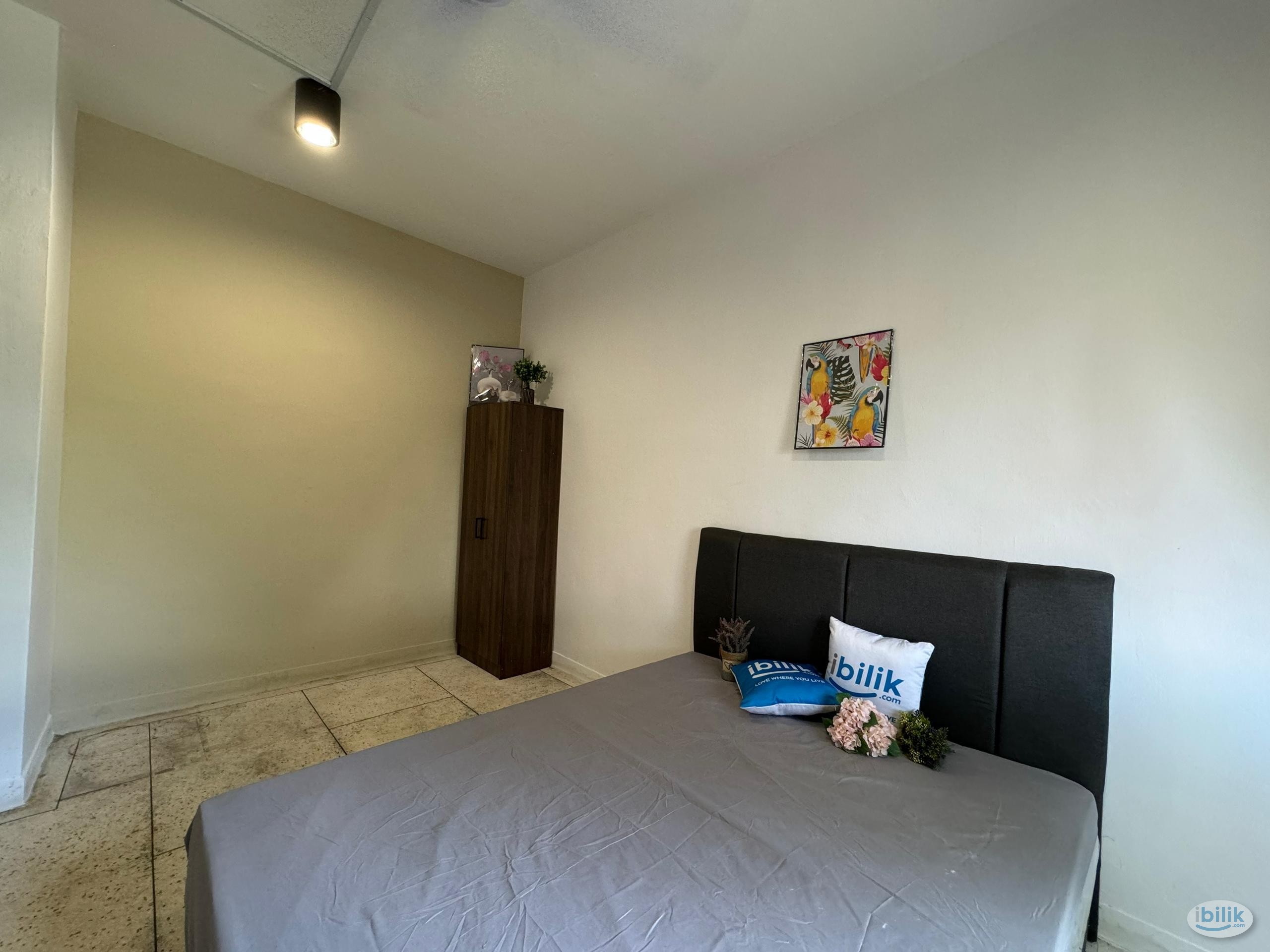 📍CIQ ROOM FRO RENT🎗🎗LOW DEPOSIT🎗🎗Cool Living Middle Room Walking Distance to Johor Bahru Checkpoint, CIQ - Image 4