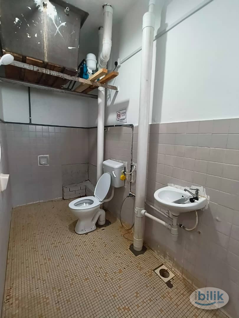 📍CIQ ROOM FRO RENT🎗🎗LOW DEPOSIT🎗🎗Cool Living Middle Room Walking Distance to Johor Bahru Checkpoint, CIQ - Image 5