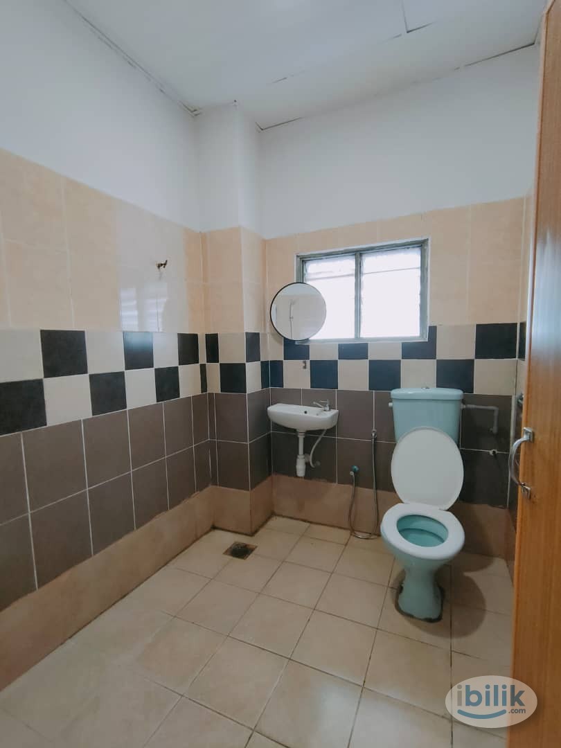 Room Attach To Sharing Toilet Nearby LRT / MRT Station For Rent - Image 2