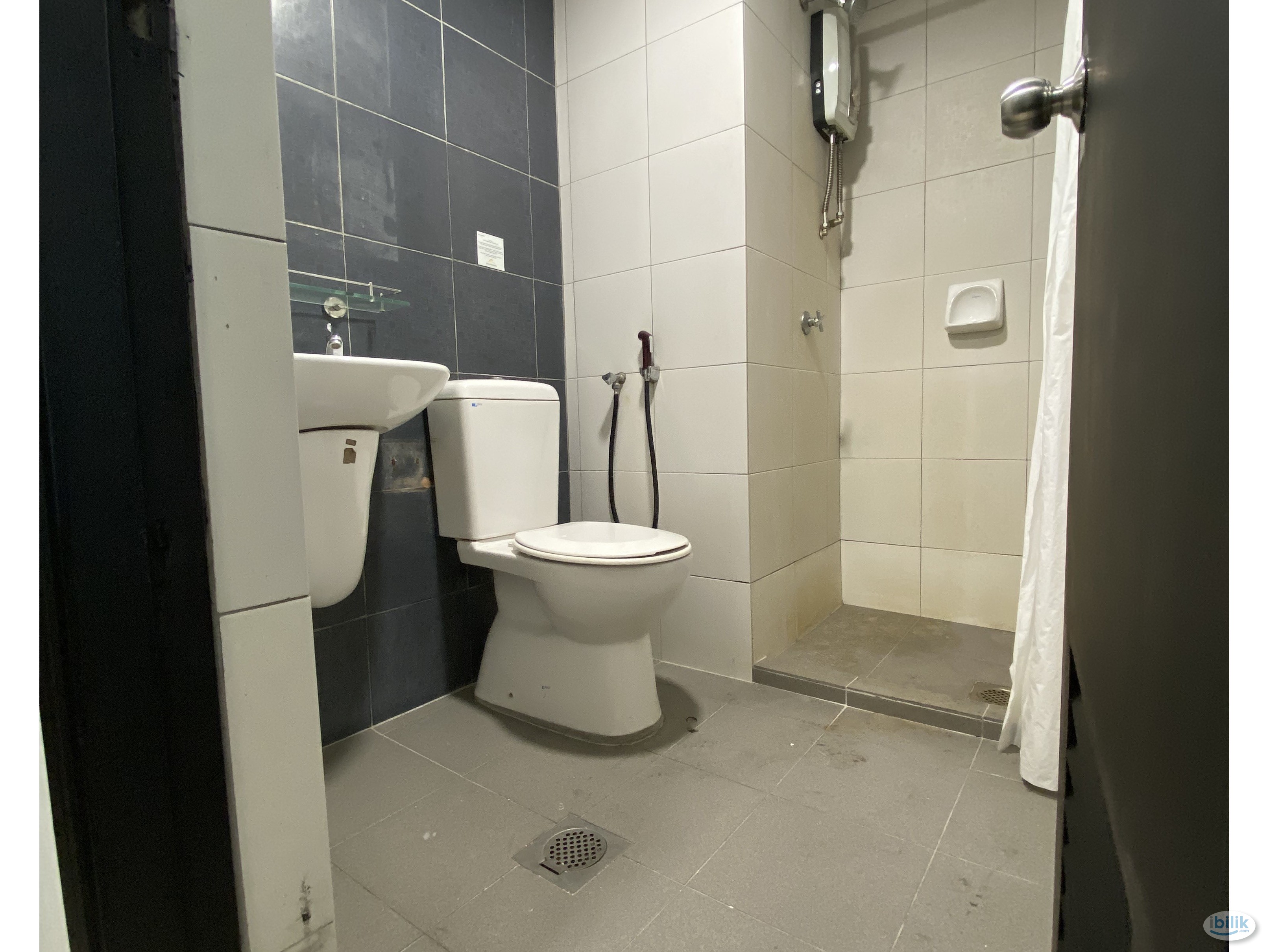 🛀Private Bathroom 💵300 Booking Fee🧳Immediate Move In - Image 1
