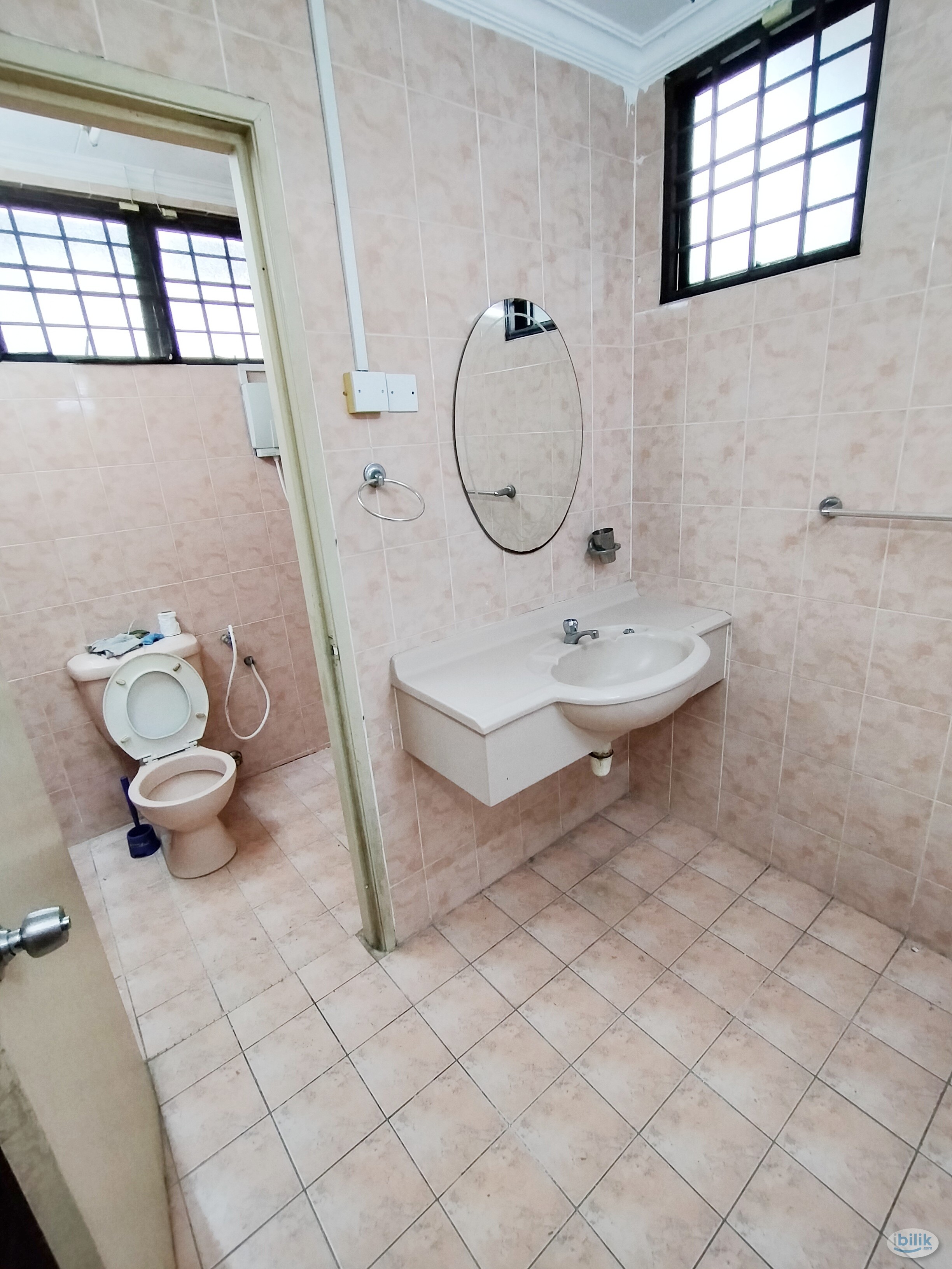Middle Room at Bandar Utama, Petaling Jaya - Image 3
