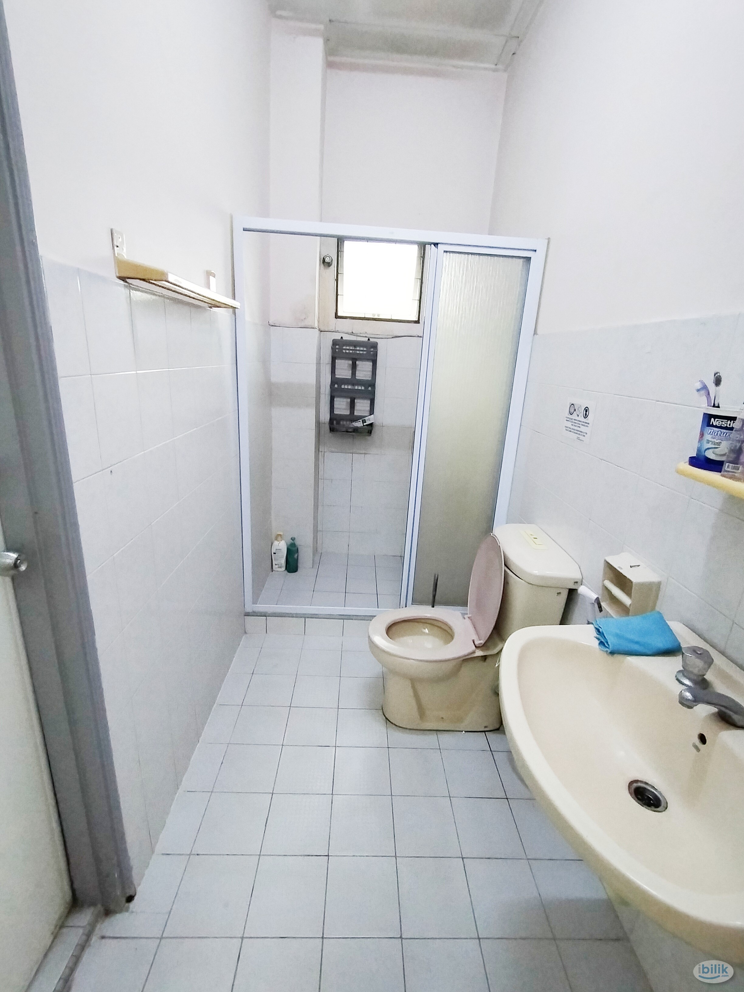 Middle Room at TTDI, Kuala Lumpur - Image 2