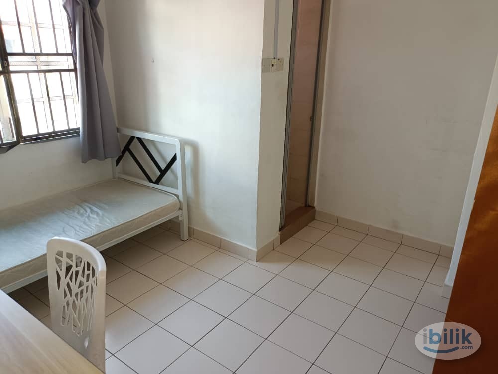 Middle Room at Section 1, Petaling Jaya - Image 2