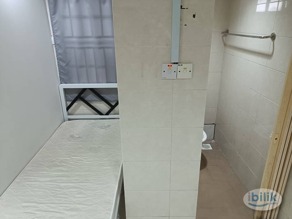 Middle Room at Section 1, Petaling Jaya - Image 4