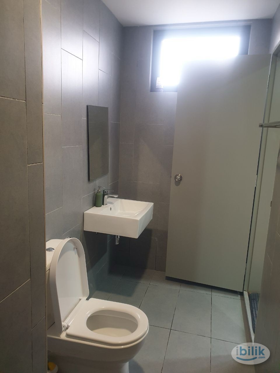 Master Room at M Vertica KL City Residences, Cheras - Image 3