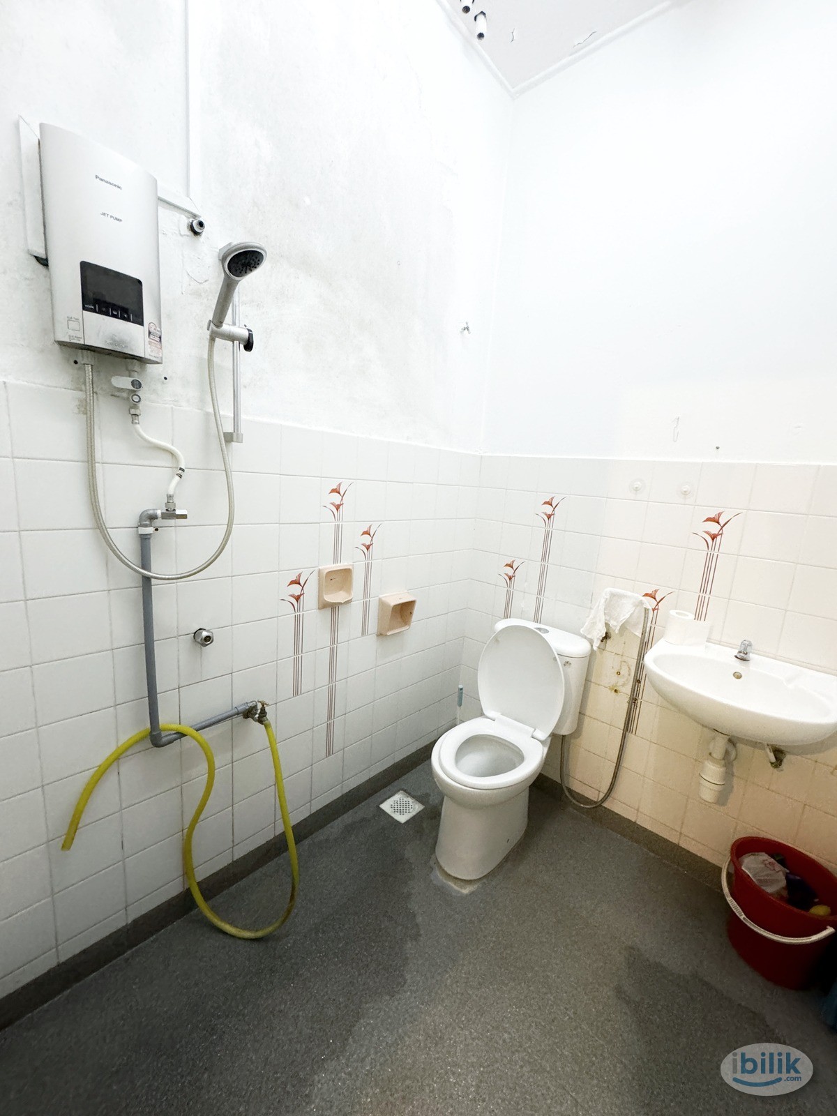 Middle Room at PJS 7, Bandar Sunway - Image 5