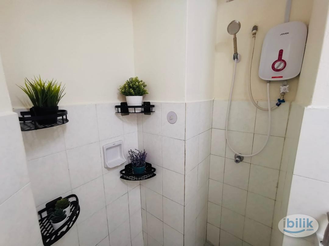 SMALL ROOM di Bukit Jalil.Boleh jalan kaki ke Pavilion Bukit Jalil.Bilik Berperabot Sepenuhnya! Terus pindah masuk denga - Image 2