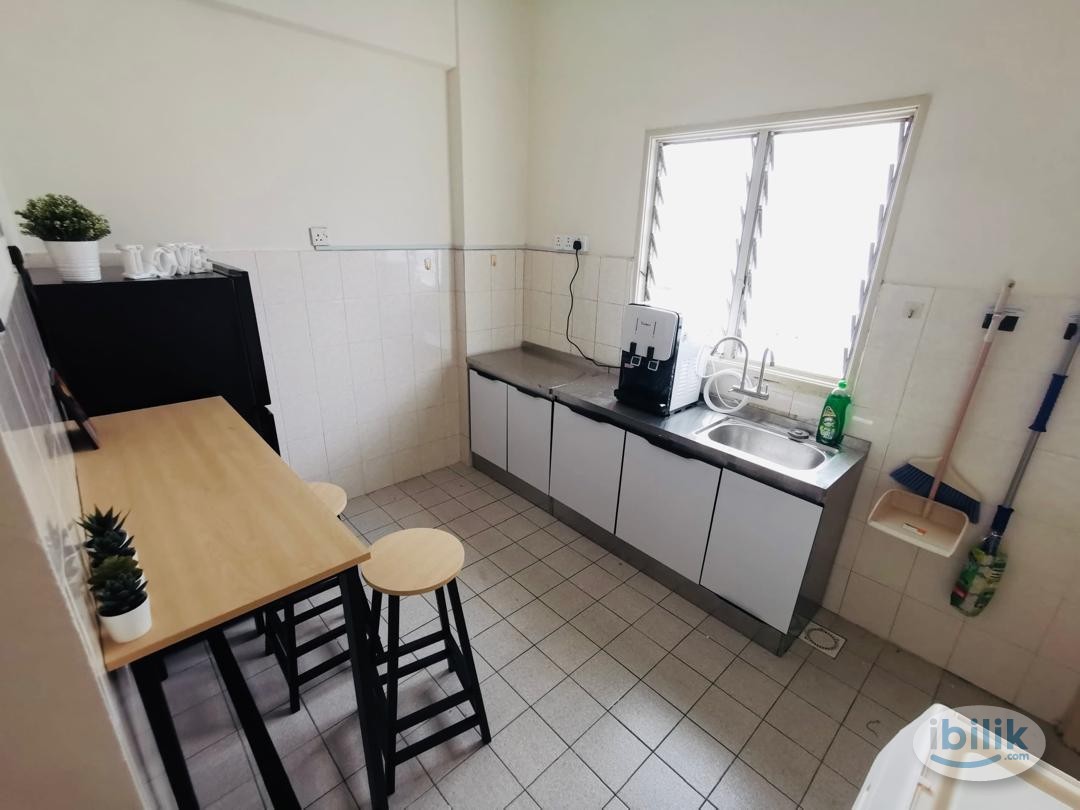 SMALL ROOM di Bukit Jalil.Boleh jalan kaki ke Pavilion Bukit Jalil.Bilik Berperabot Sepenuhnya! Terus pindah masuk denga - Image 4