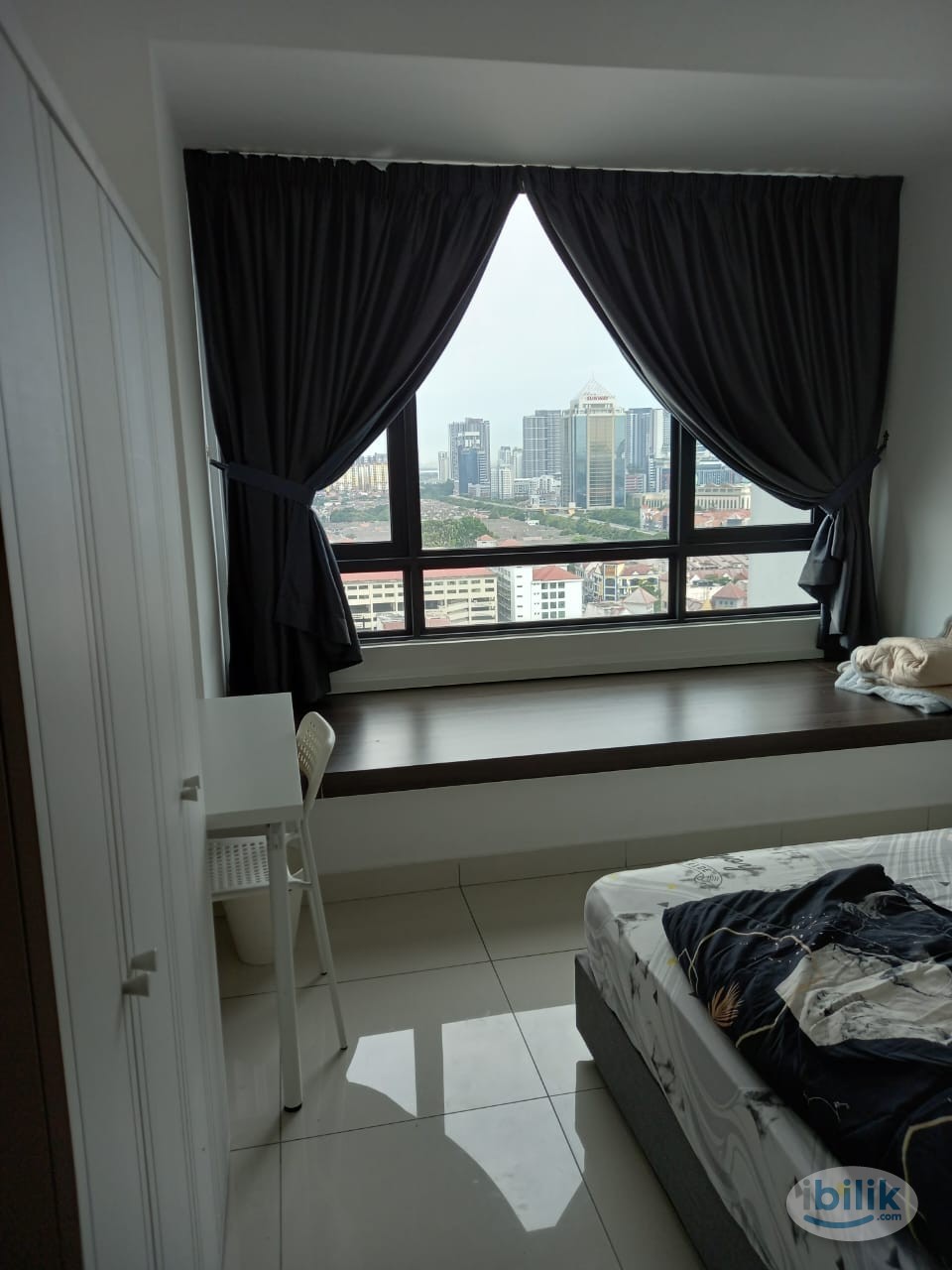 Middle Room at Greenfield Residence, Bandar Sunway - Image 1