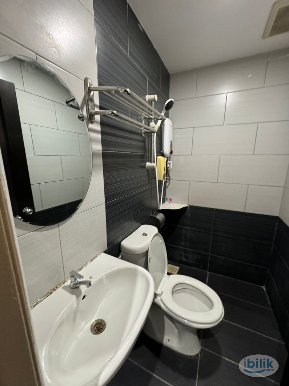 (Swan Cottage) Private Bathroom🛏️ Available Master Room at PJS8 with 6 min🚶‍♂️ to Mentari LRT - Image 3