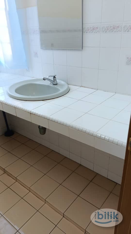 Master Room ( attached Bathroom)  at PJS 9, Bandar Sunway - Image 2