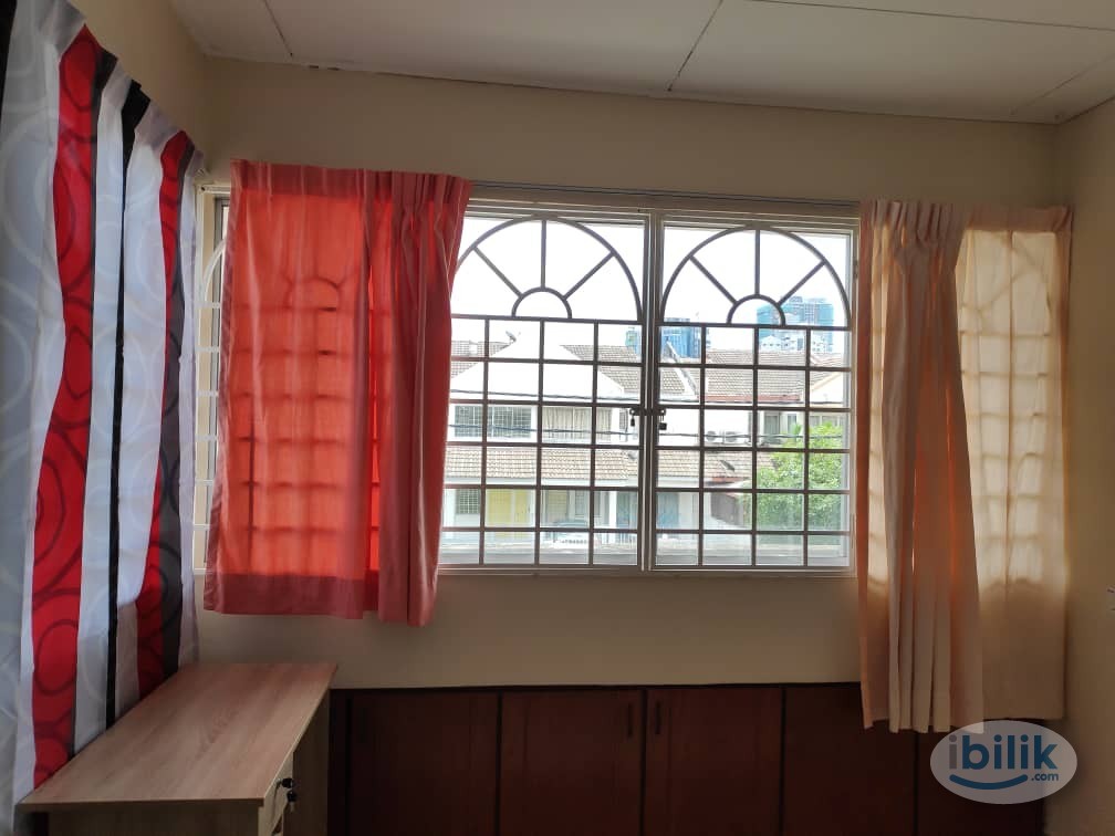 Master Room ( attached Bathroom)  at PJS 9, Bandar Sunway - Image 4