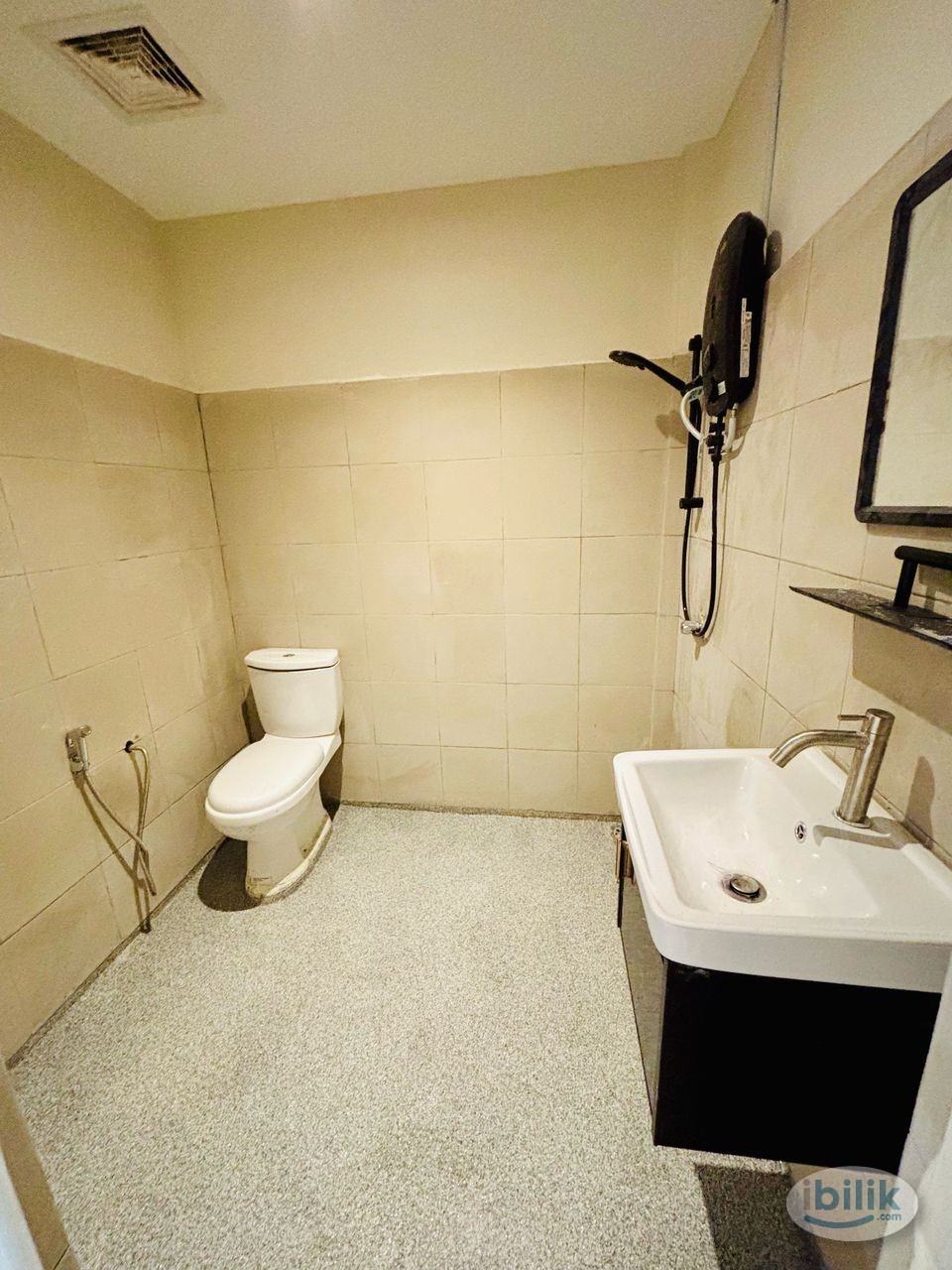 ZERO DEPOSIT Comfy Room + Private Toilet Rent near Berjaya Times Square - Image 2