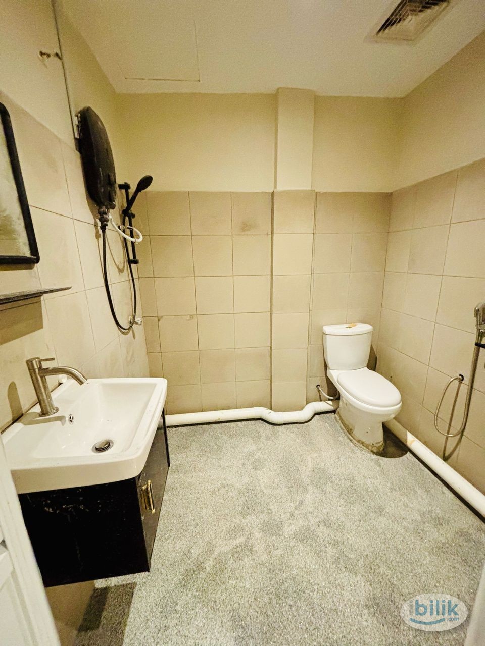ZERO DEPOSIT Comfy Room + Private Toilet Rent near Berjaya Times Square - Image 1