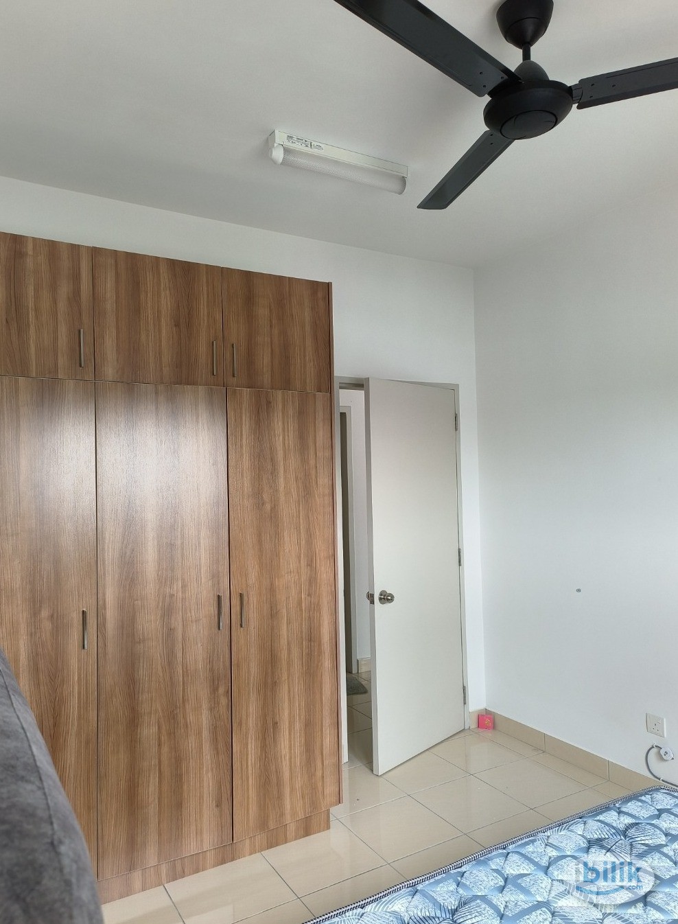 Middle Room at Alanis Residence, KLIA, Sepang - Image 5