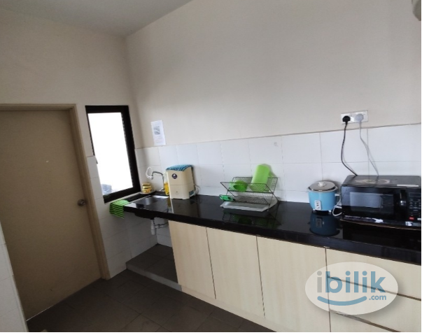 Girl Master Room at Serin Residency, Cyberjaya - Image 4