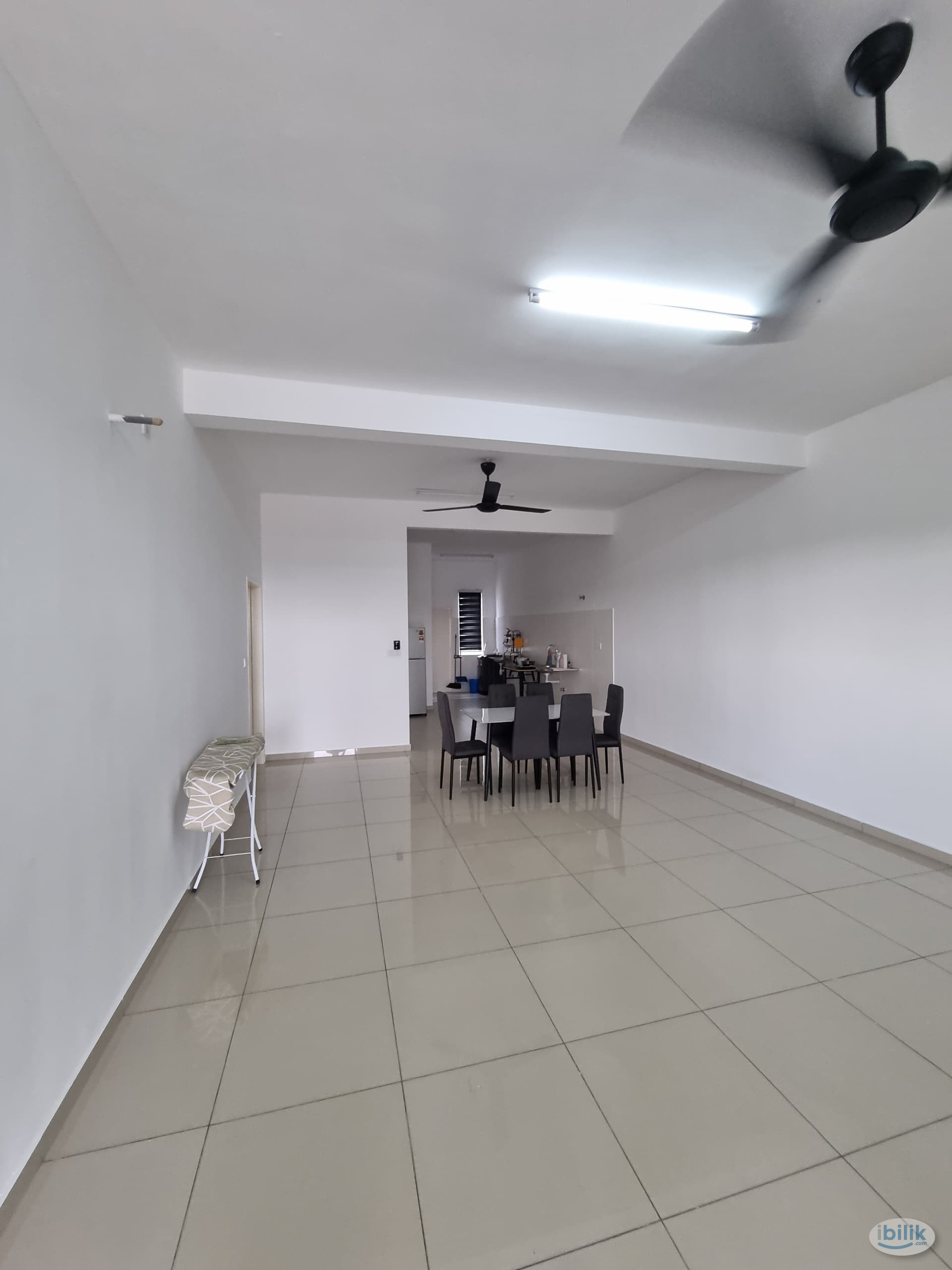 Middle Room at Sendayan, Seremban - Image 4