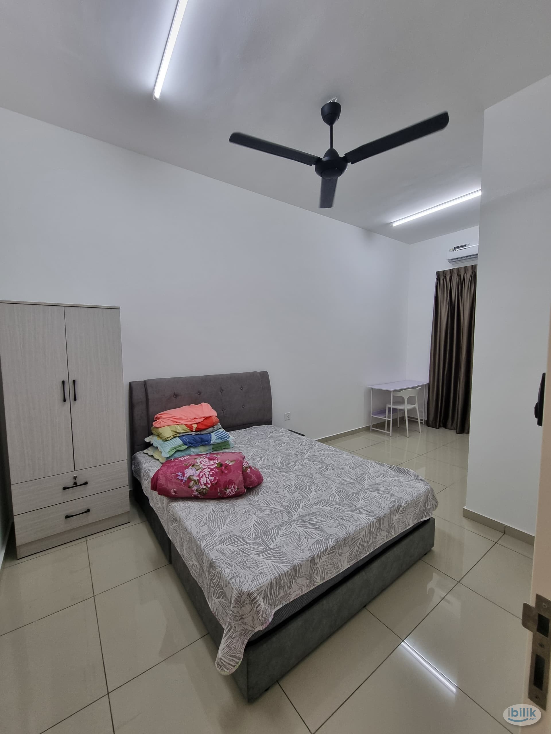 Middle Room at Sendayan, Seremban - Image 1