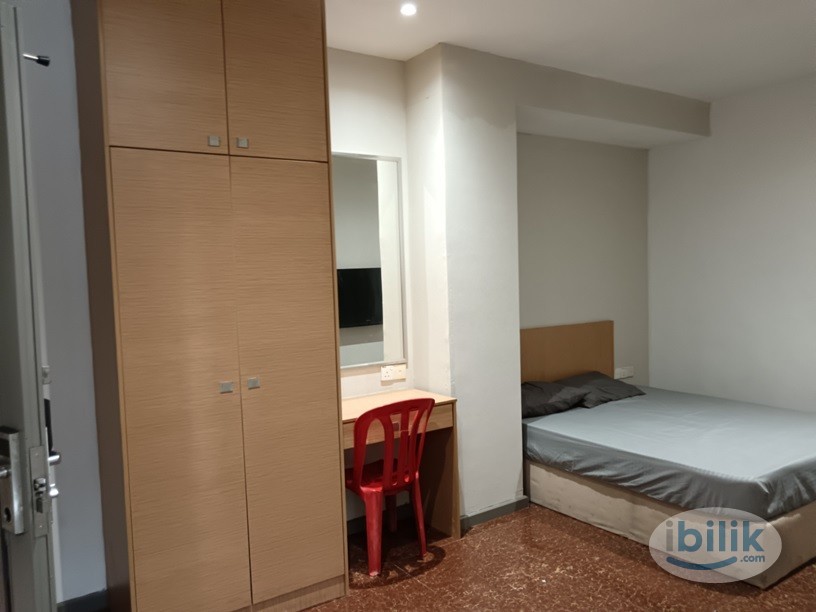 Zero Deposit !! Master Room with Private Bathroom - Image 1