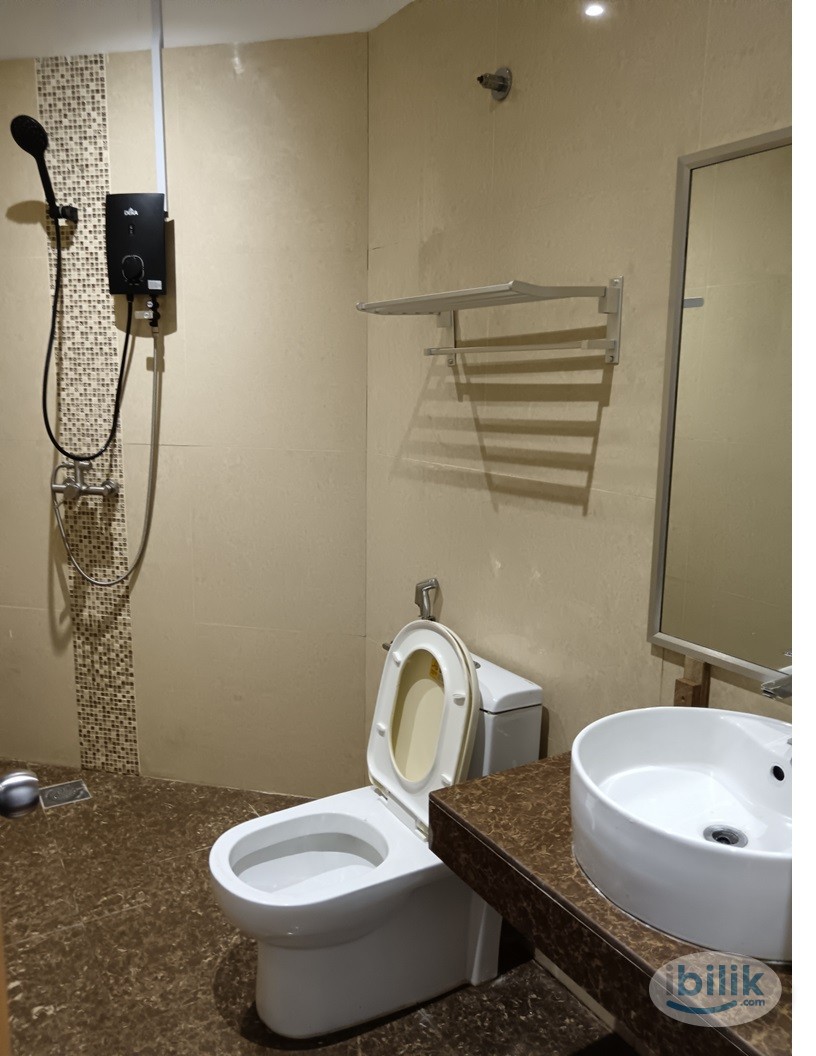 Zero Deposit !! Master Room with Private Bathroom - Image 2