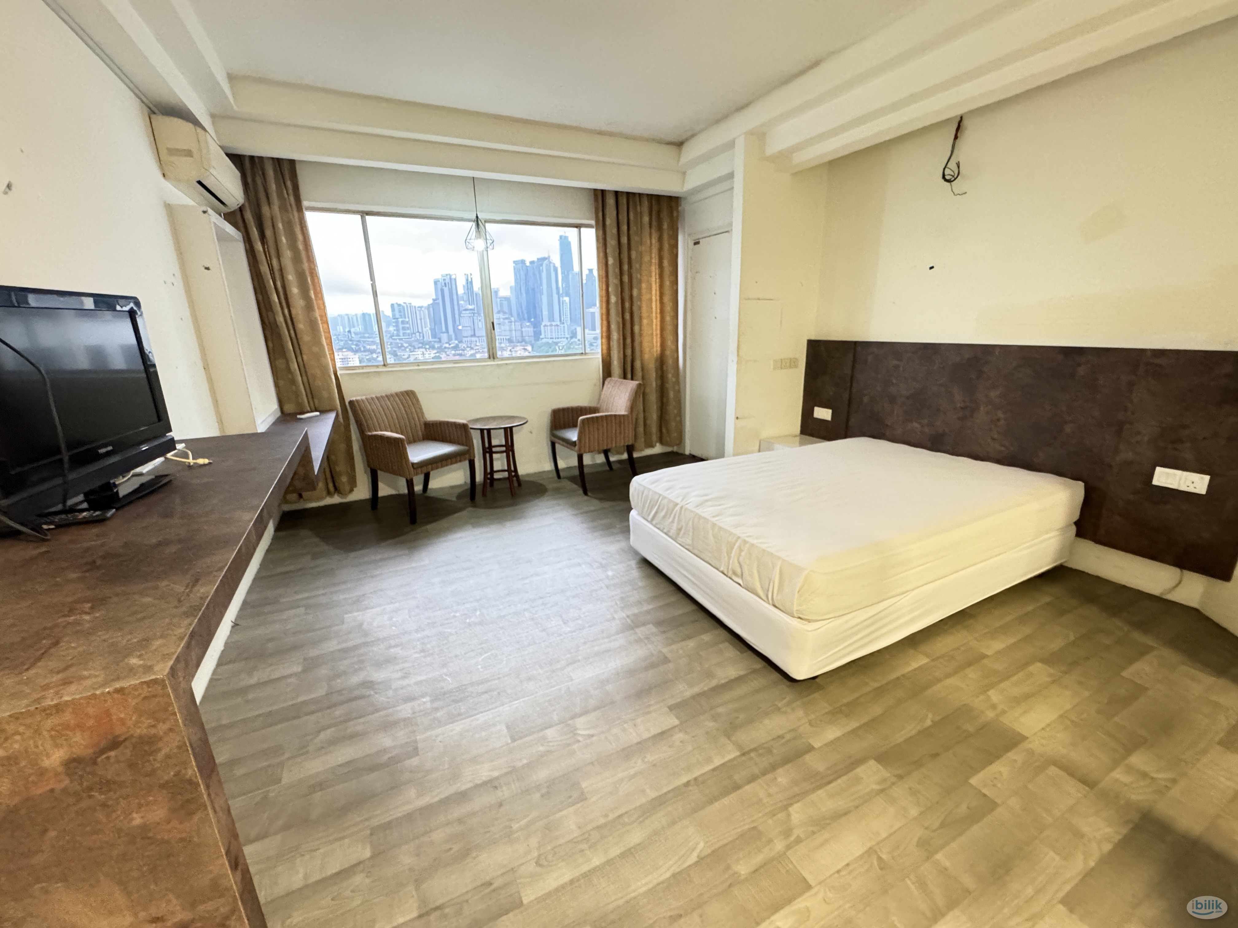 LIMITED Queen Size Bed Room with Private Bathroom @ 3 mins walk to Monorail Chow Kit 🛏️ 4 Stations to Bukit Bintang - Image 1