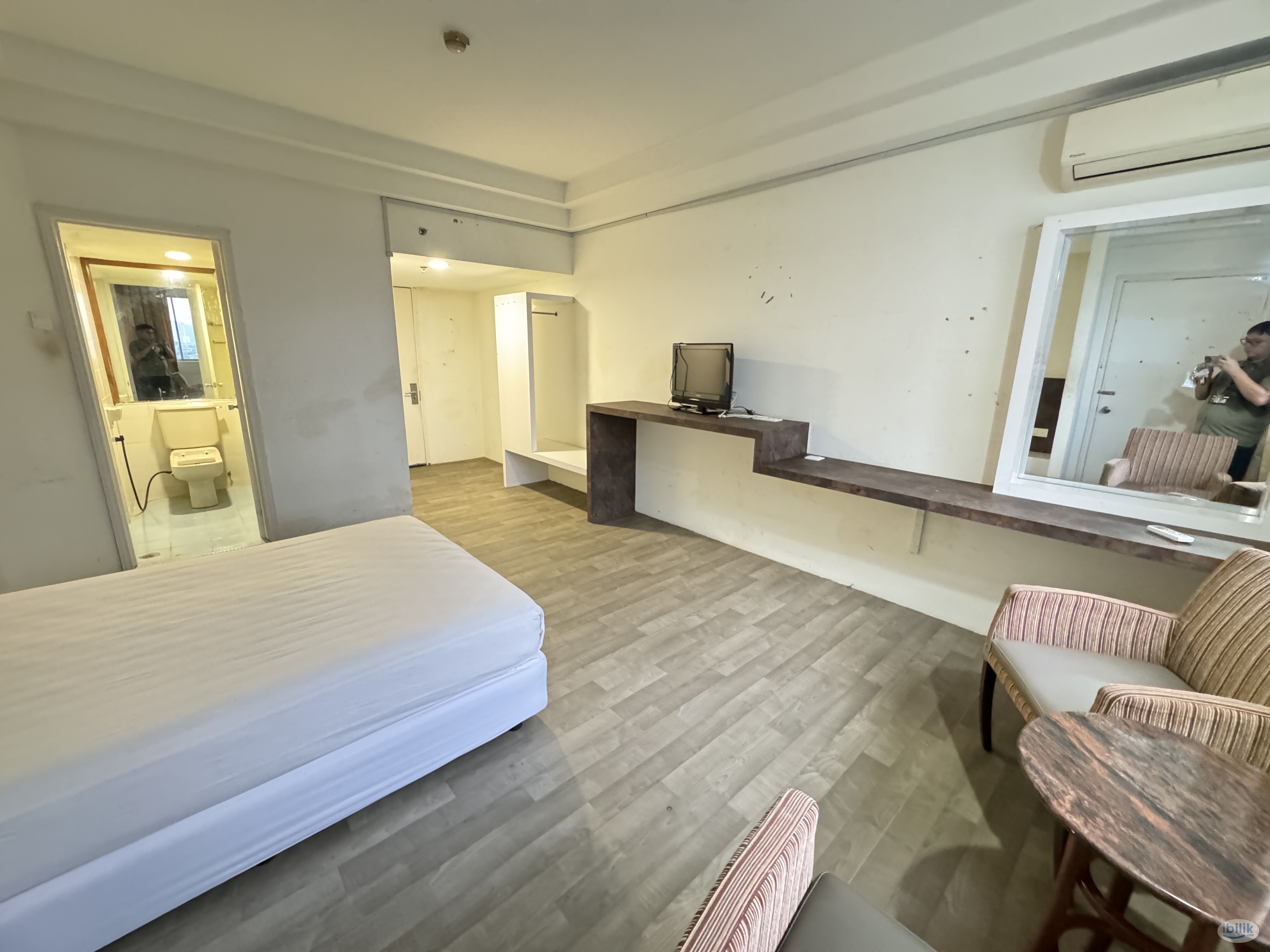 LIMITED Queen Size Bed Room with Private Bathroom @ 3 mins walk to Monorail Chow Kit 🛏️ 4 Stations to Bukit Bintang - Image 2