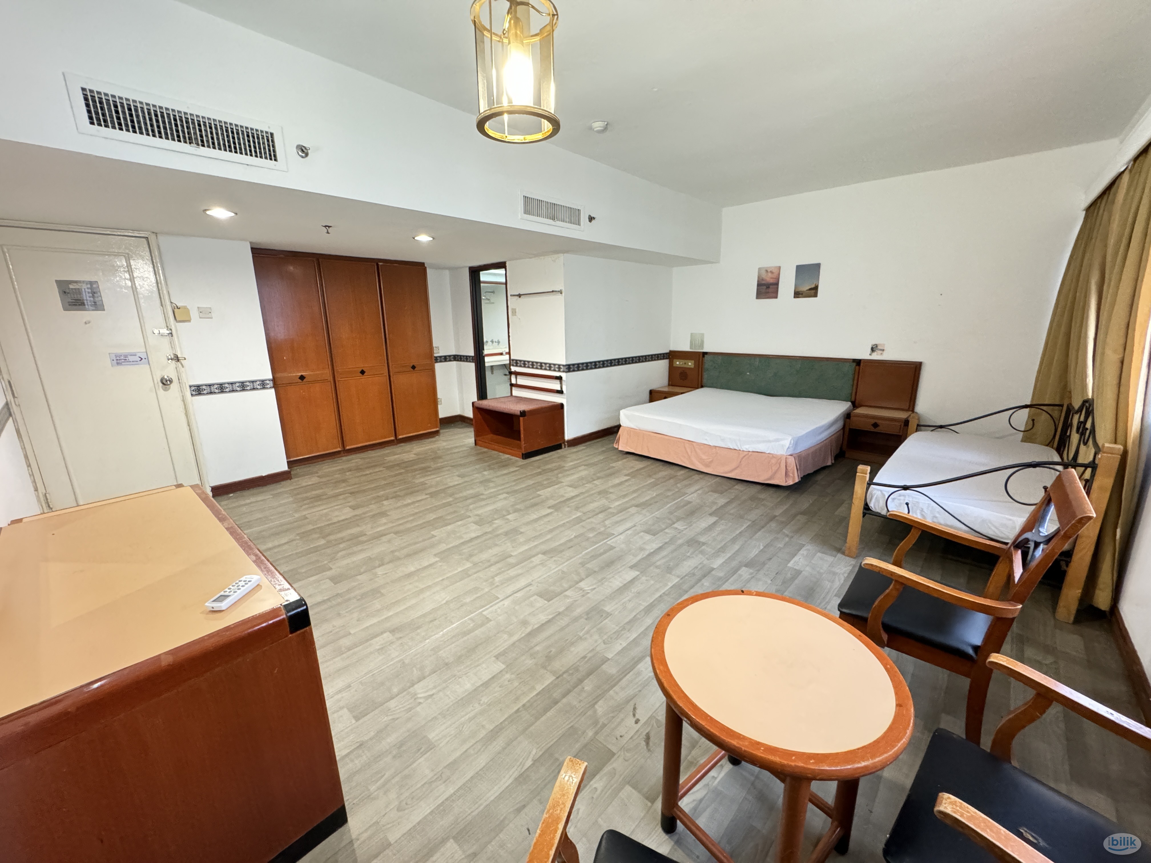 Spacious & Cozy Queen Size with Single Bed Room with Private Bathroom for Rent @ Chow Kit🏡3 Mins walk to Monorail Chow K - Image 1
