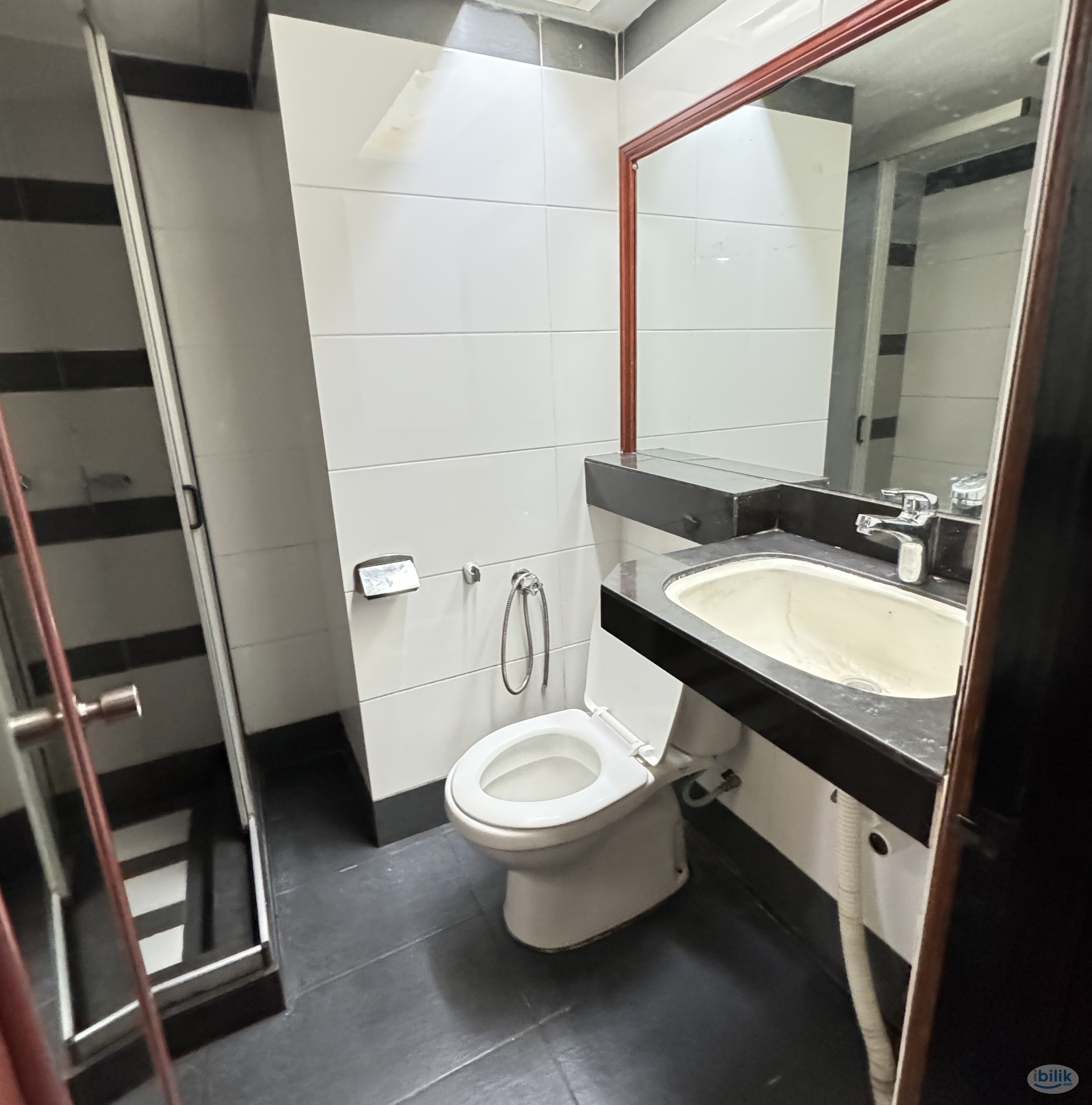 Bilik Co Living Hotel untuk Disewa @ UUM KL, HKL & Hospital Tunku Azizah 🛏️3 mins Jalan ke Monorail Chow Kit - Image 3