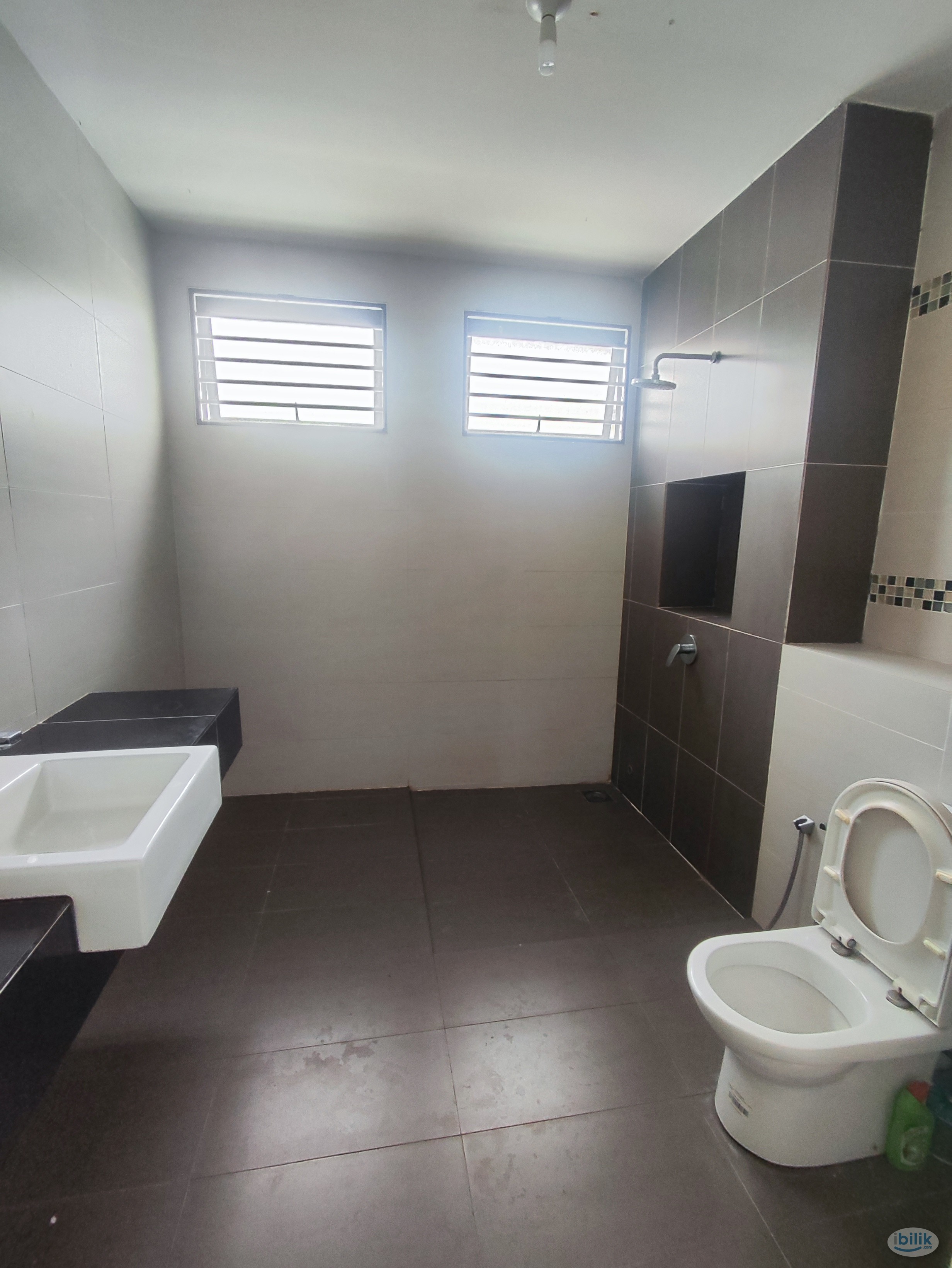 BIG master Room with private bathroom at Setia Alam, Shah Alam - Image 4