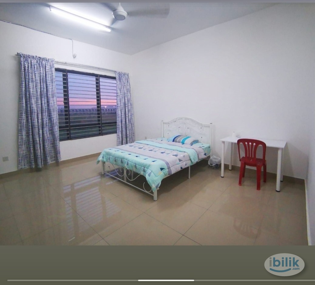 BIG master Room with private bathroom at Setia Alam, Shah Alam - Image 1