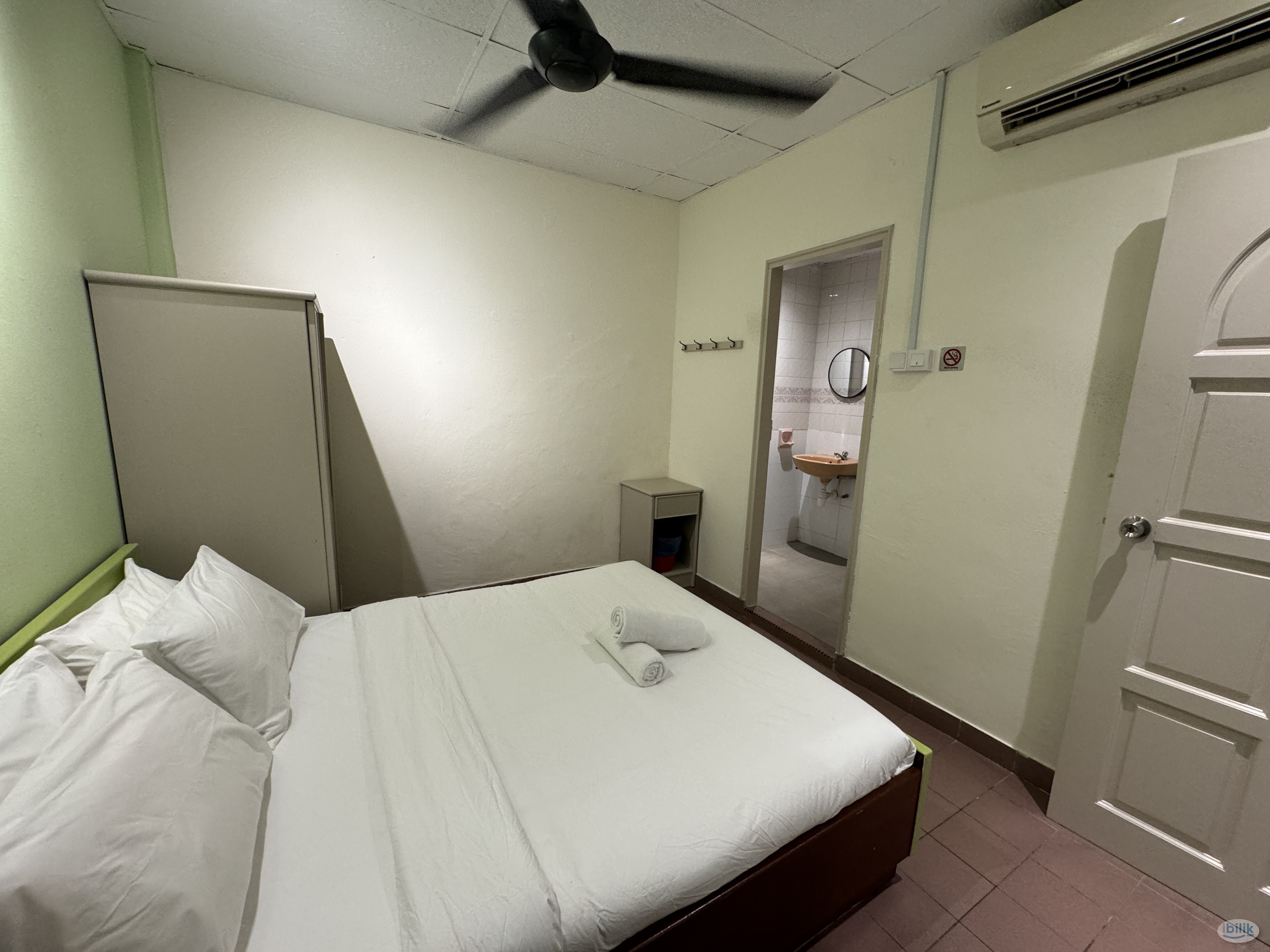 2 mins walk to UUM KL 🏡 Cozy Co-Living Room with Private Bathroom at Chow Kit 🔥5 mins walk to Monorail Chow Kit - Image 1
