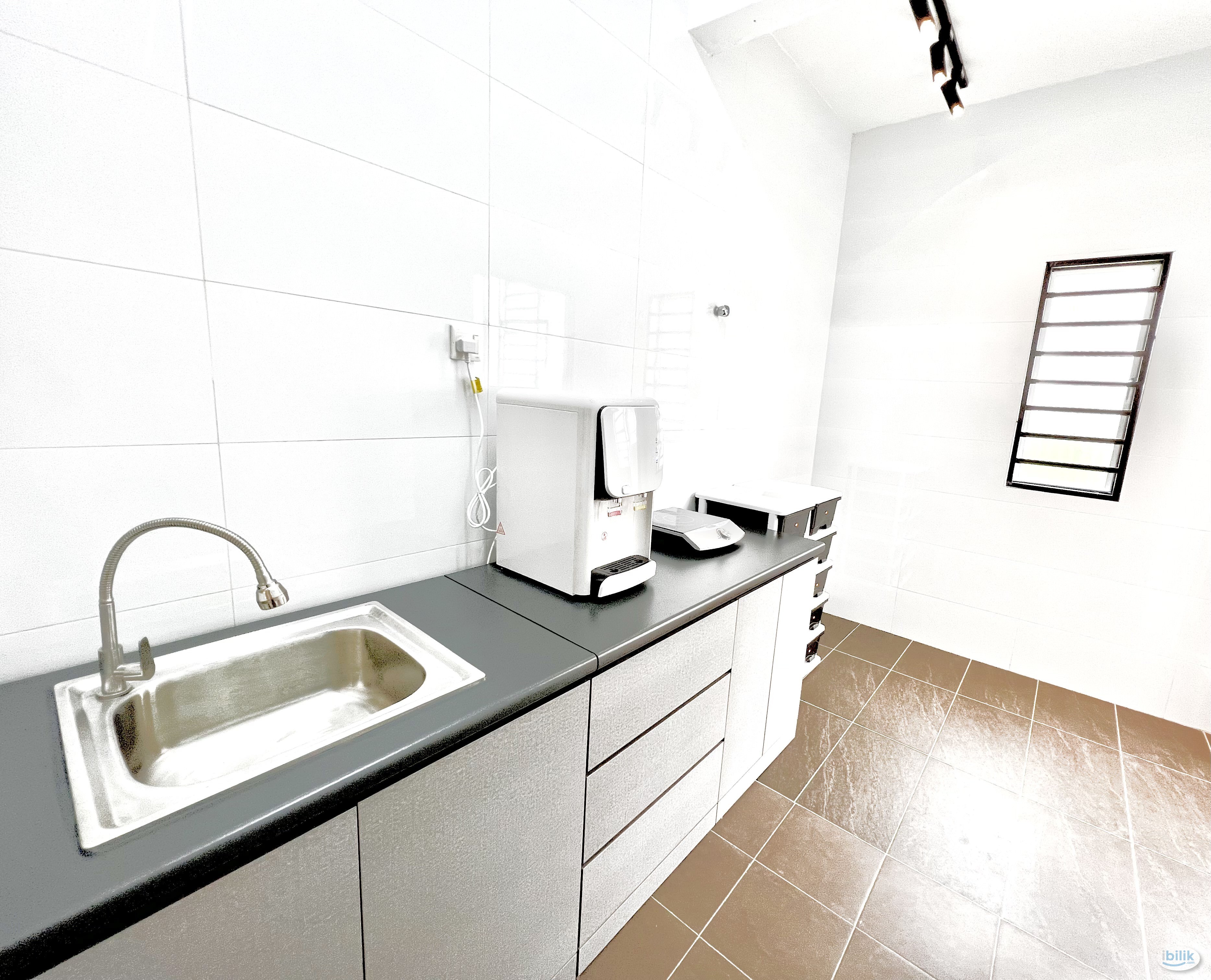 🏡☘️ Middle Bedroom Room For Rent SETIA ALAM✨DIRECT OWNER✨😍 - Image 3