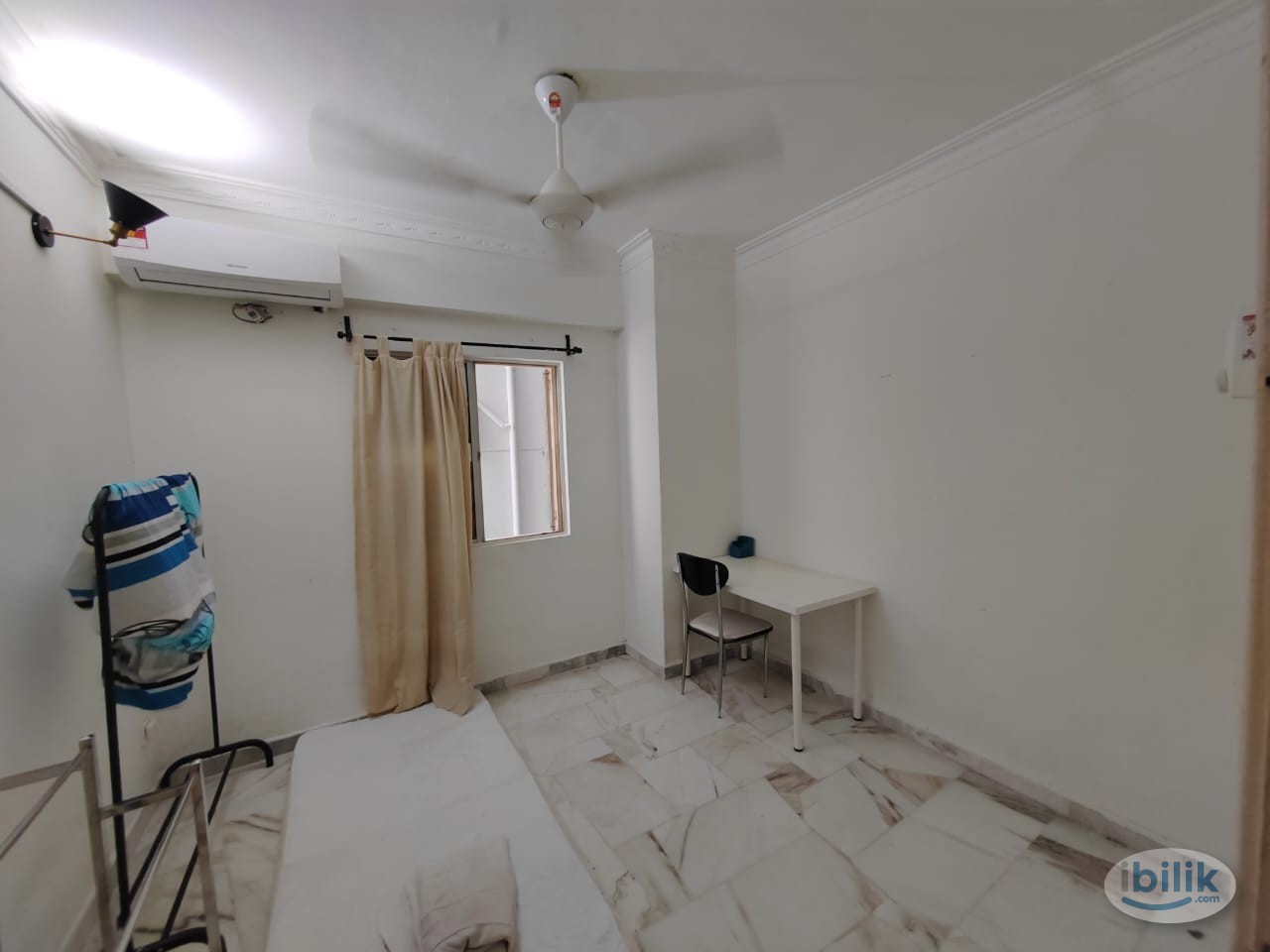 Single Room at Bukit Pandan 2, Pandan - Image 1