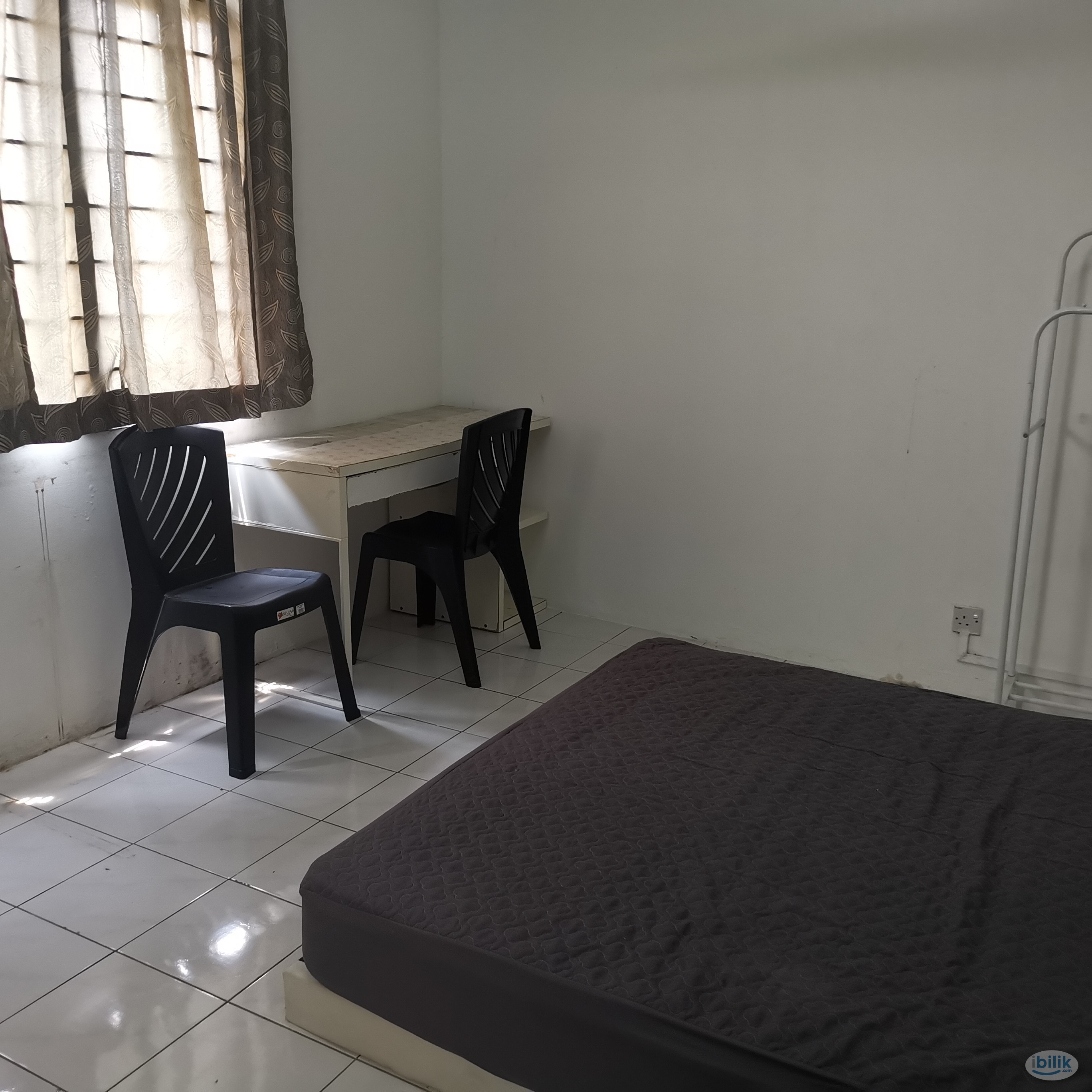 Master aircon room available for working couple - Image 4
