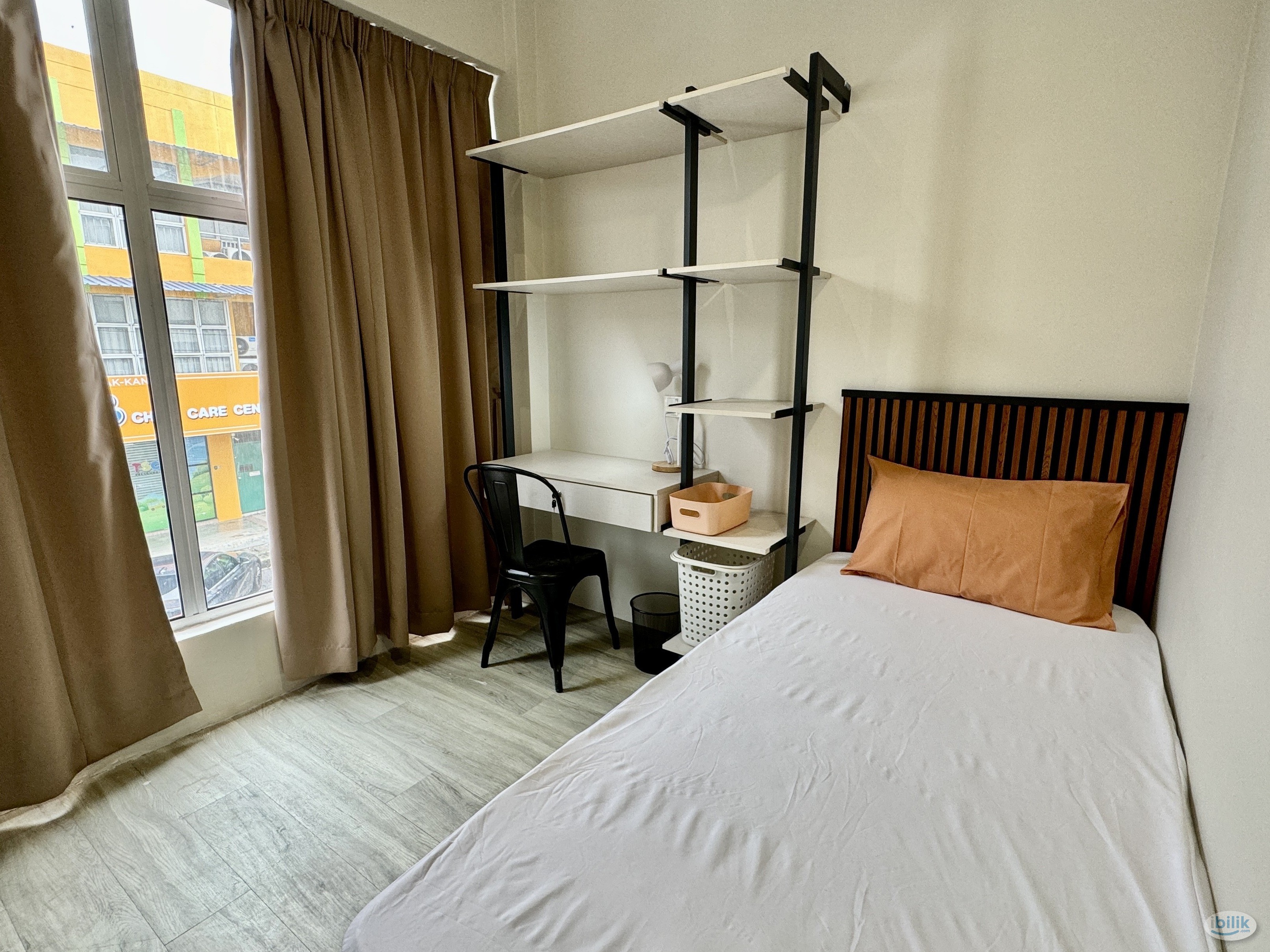 8 mins walk to LRT USJ 21 🚄 ALL FEMALE Single Room with Aircond at USJ 21, Subang Jaya🔥Nearby Main Place Mall USJ 21 - Image 1