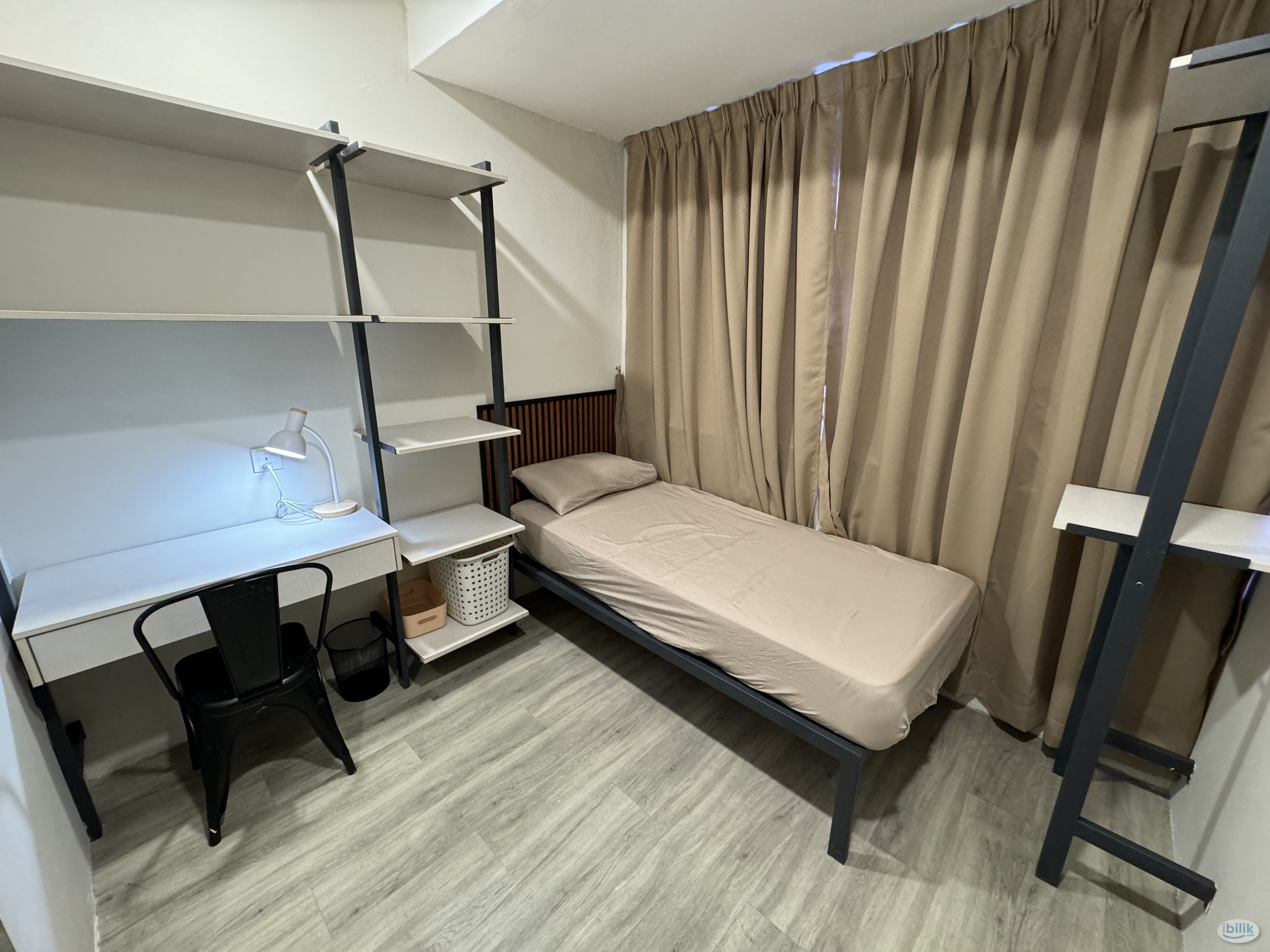 All FEMALE Unit 🚺 Single Room with Aircond @ 8 mins walk to LRT USJ 21 🚄 Direct Route to KLCC and KL Sentral🔥Nearby Main - Image 1