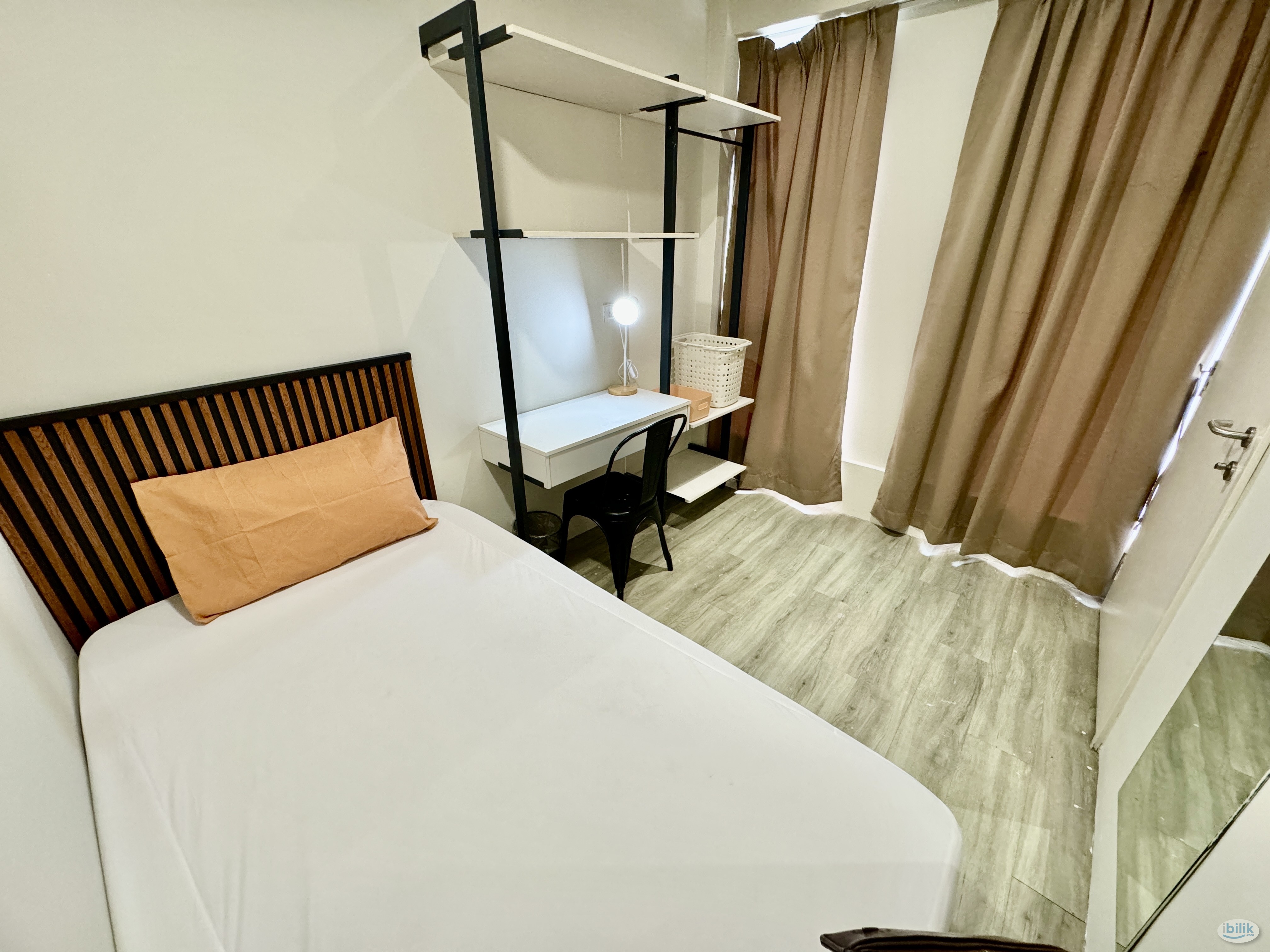 Single Room with Aircond @ LRT USJ 21 🛏️Nearby Main Place Mall USJ 🔥 Direct Route to KLCC, Kl Sentral, SS 15 - Image 1