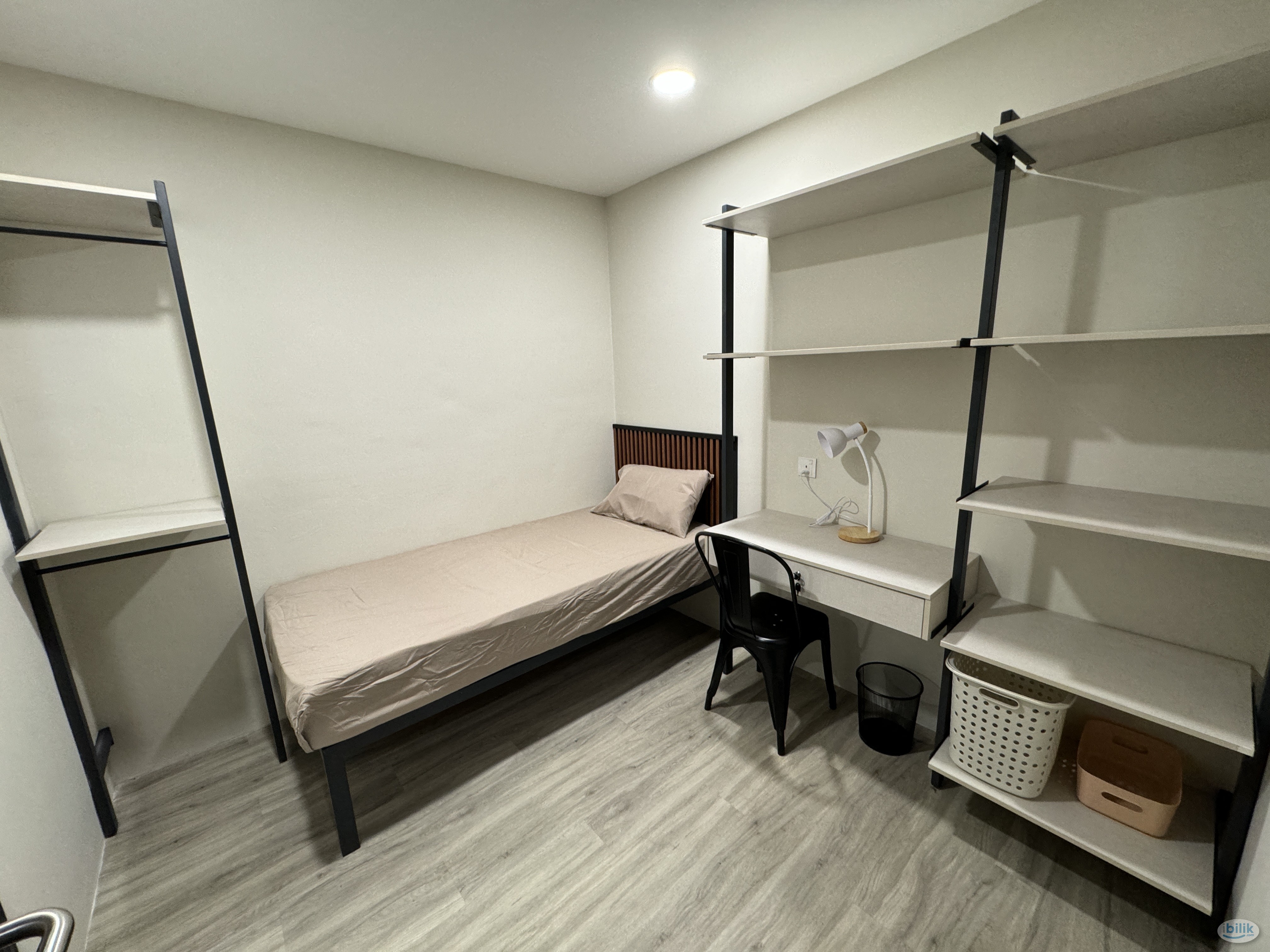 Single Room with Aircond @ LRT USJ 21 🛏️Nearby Main Place Mall USJ 🔥 Direct Route to KLCC, Kl Sentral, SS 15 - Image 2