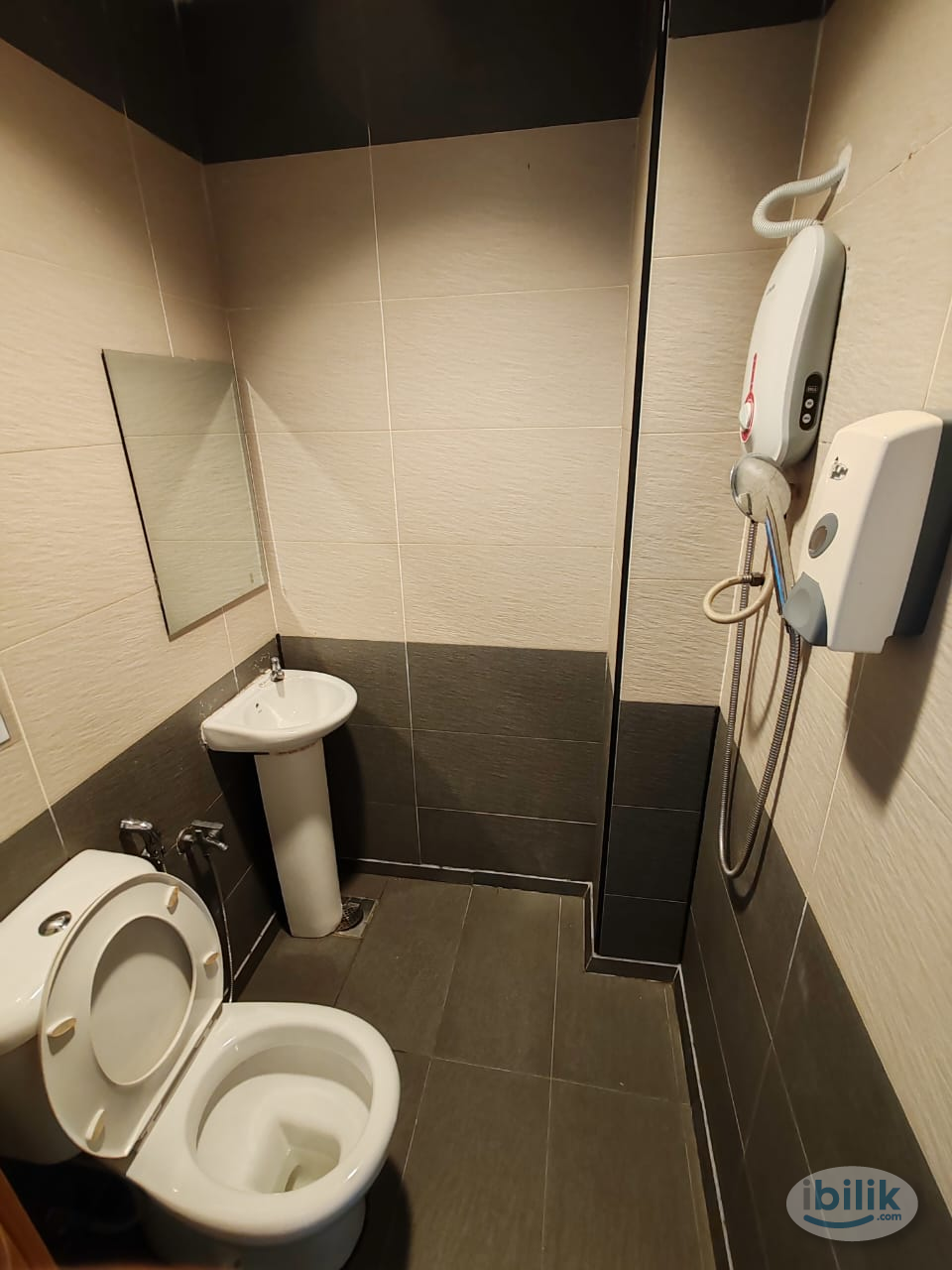 💥 Zero Deposit 💥 ROOM WITH BATHROOM @ HOT KL CITY - Image 4