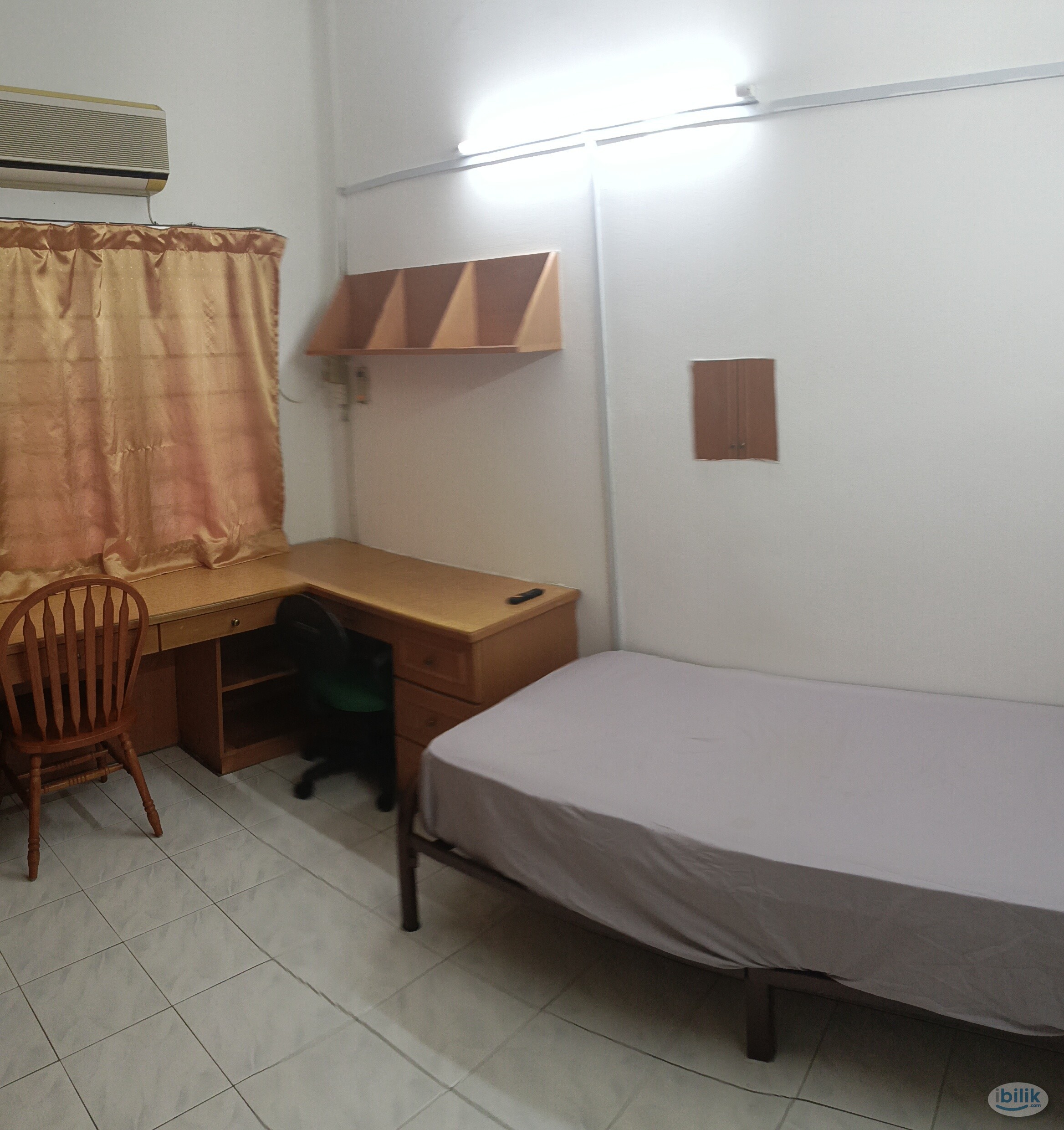 Middle Room at SS26 Petaling Jaya, Selangor - Image 1