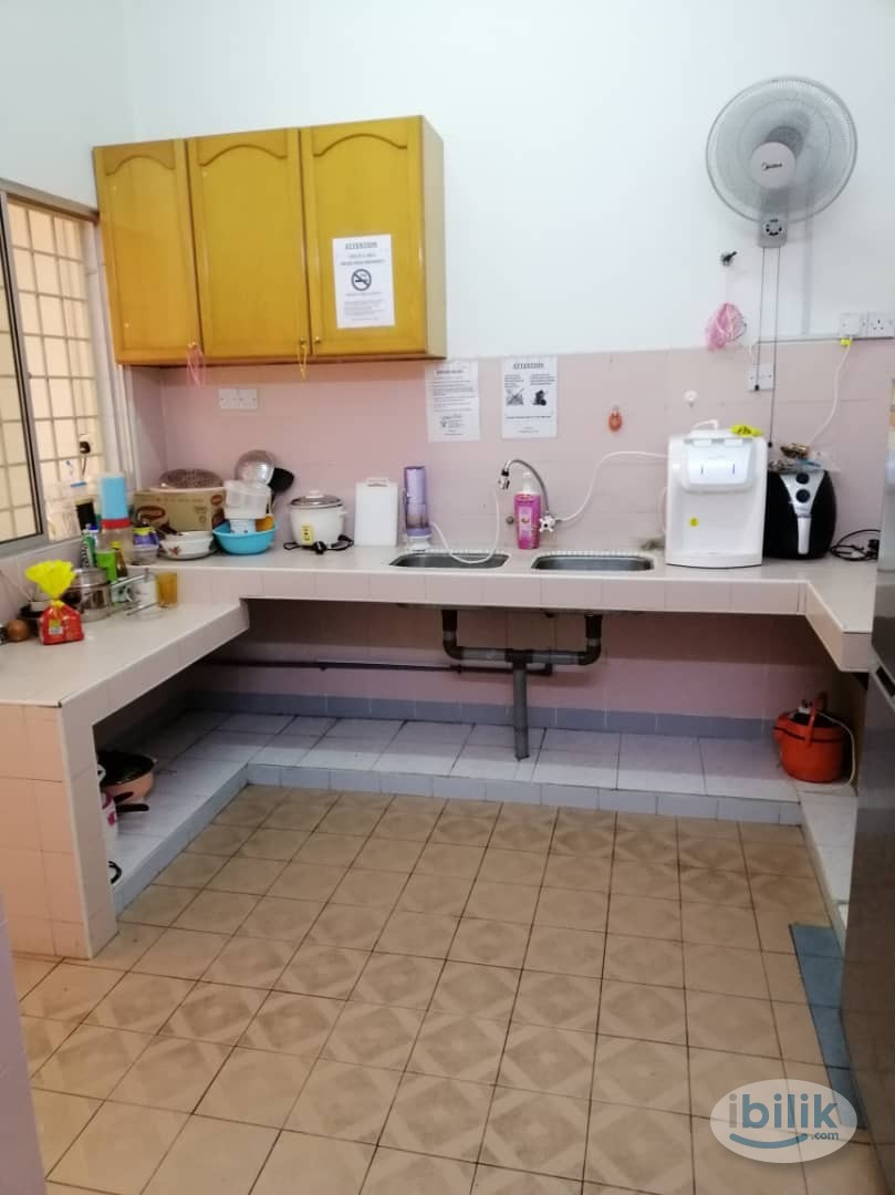 Middle Room For Rent at Taman SEA, Petaling Jaya - Image 4