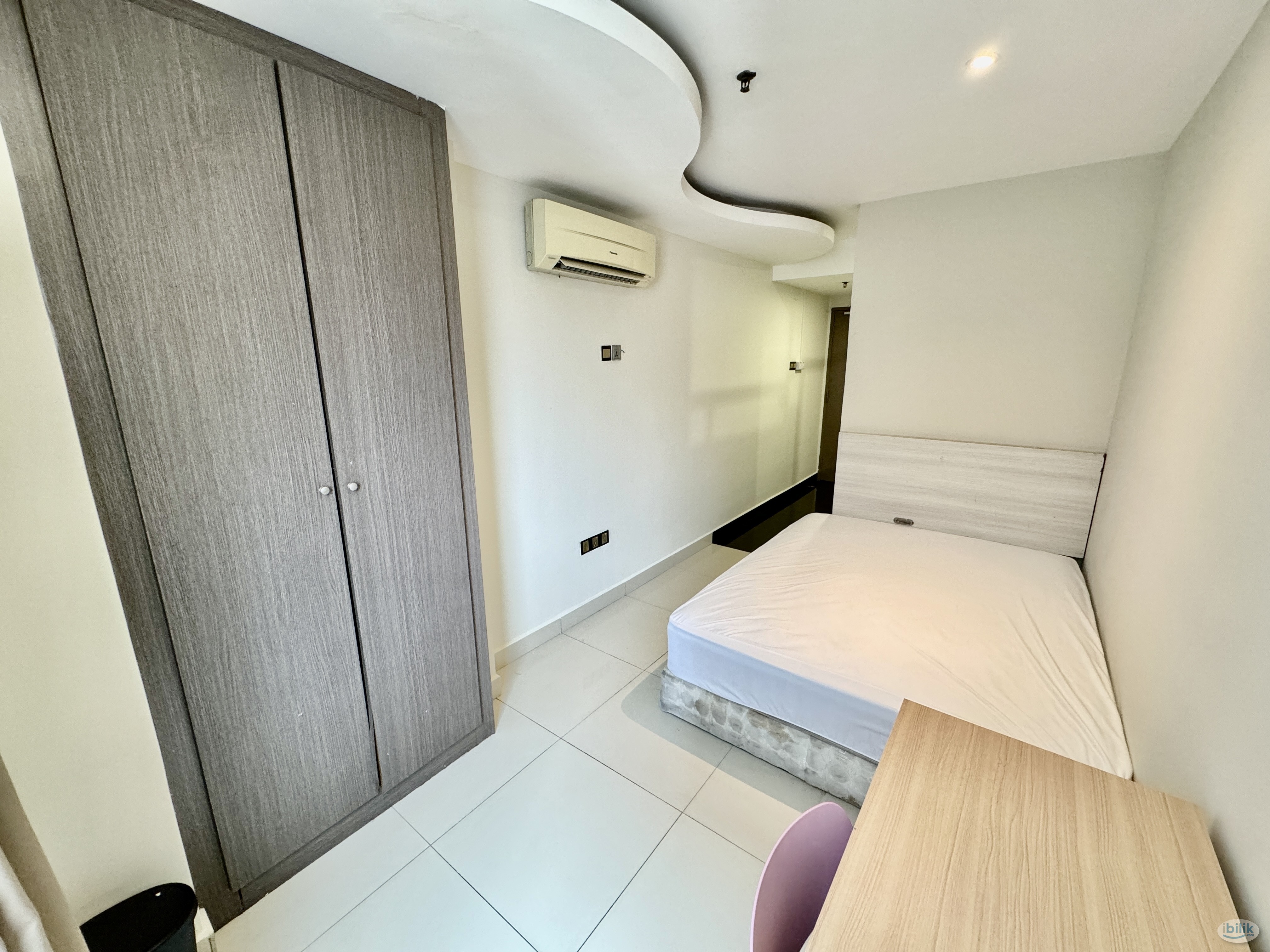 4 mins walk to LRT Masjid Jamek 🚝 Co Living Hotel Room with Private Bathroom @ KL City Centre ⭐ Opposite Segi University - Image 1