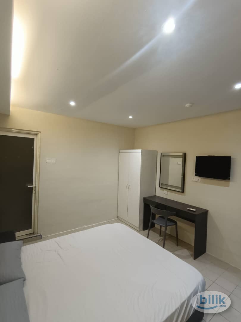 🏠SPACIOUS HOTEL ROOM at PJS 8, Bandar Sunway - Image 1