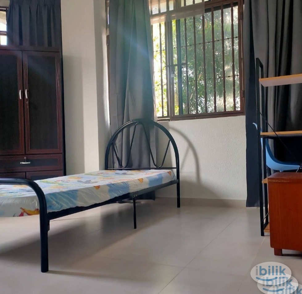 Master Room at Taman Petani, Lorong Singgora, Georgetown - Image 1