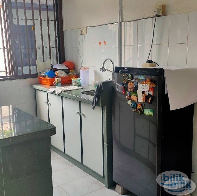 Master Room at Taman Petani, Lorong Singgora, Georgetown - Image 2
