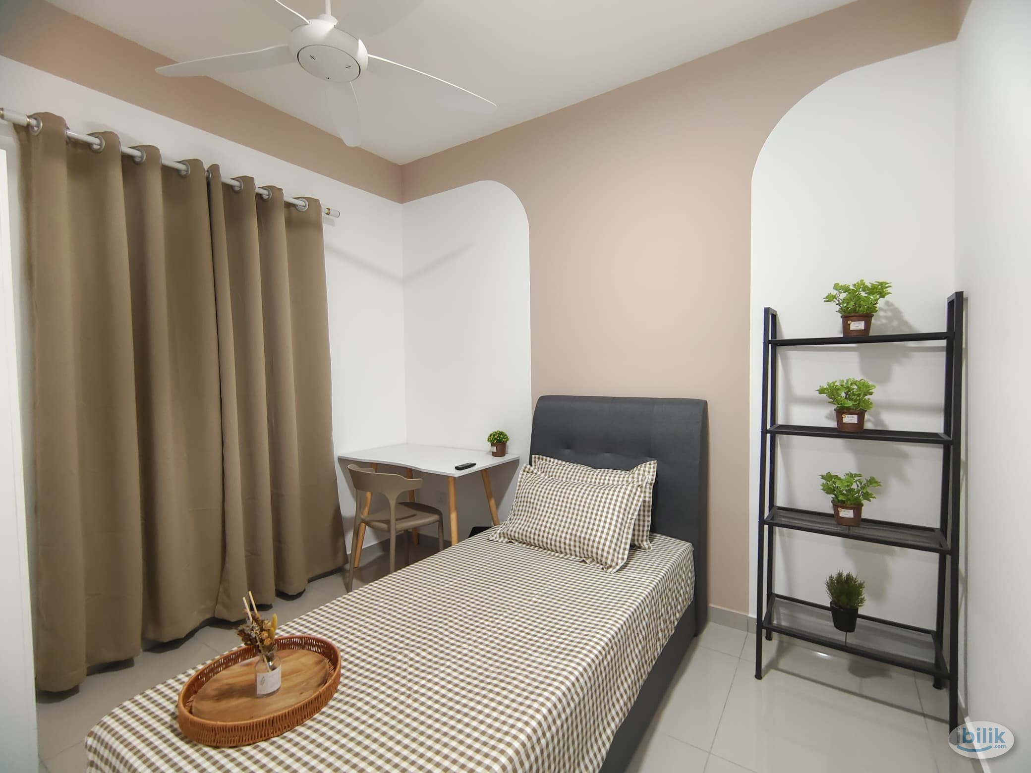 Duduk Seruang Medium Room For Rent Telok Panglima Garang - Image 1