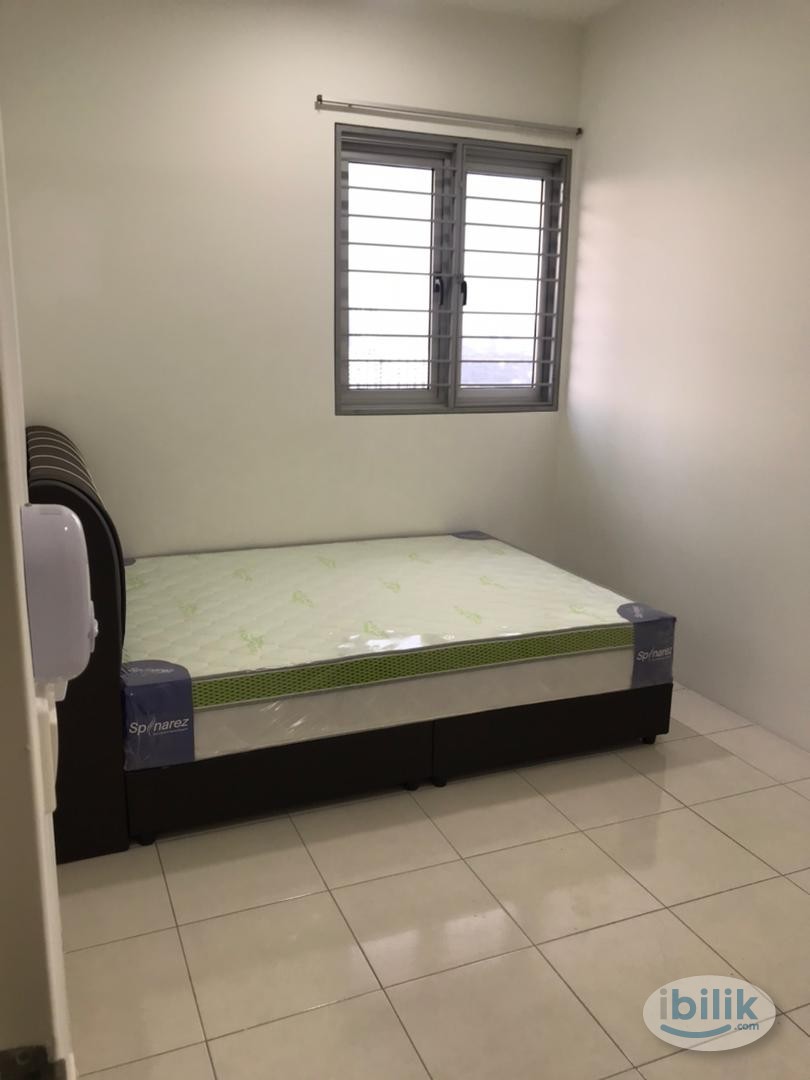 Master Room at Seri Wahyu Residences besides Lakeville Residence, Jalan Ipoh - Image 1